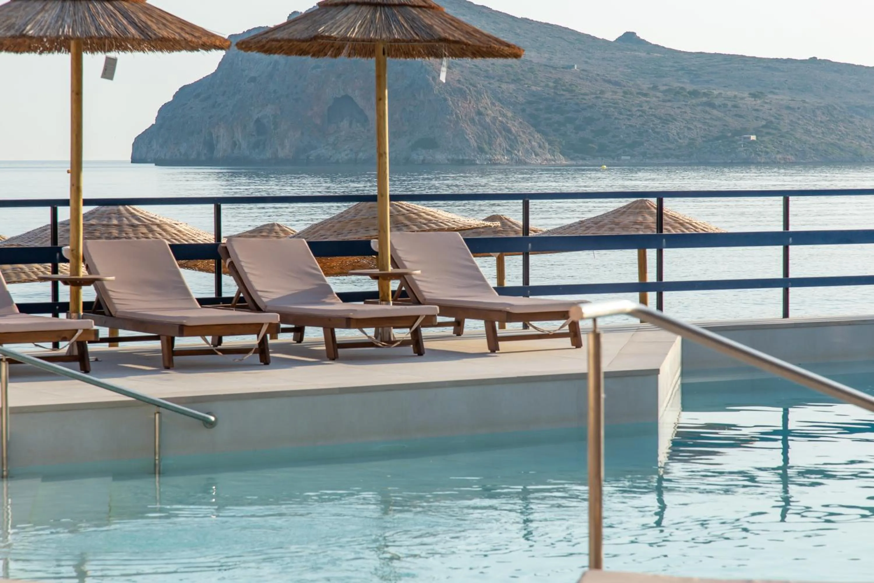 Hotel Haris on the beach