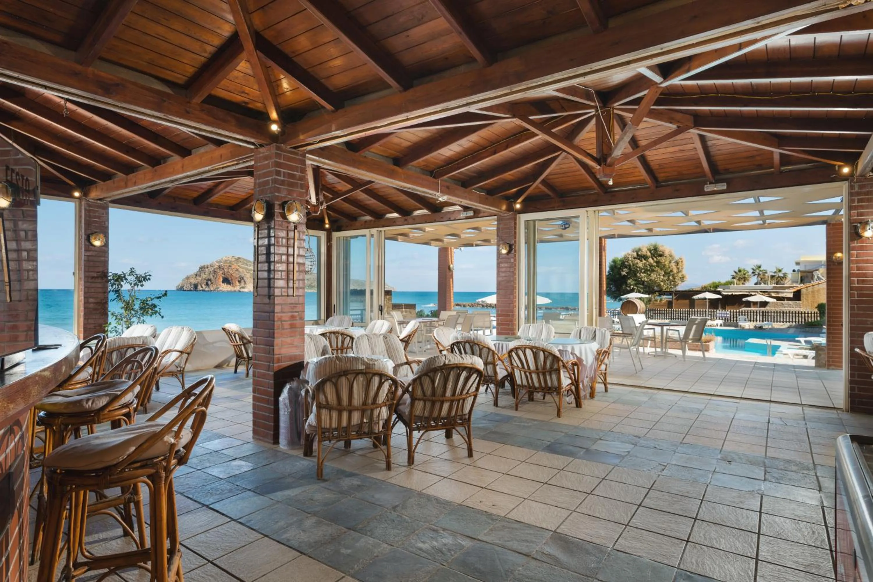 Hotel Haris on the beach