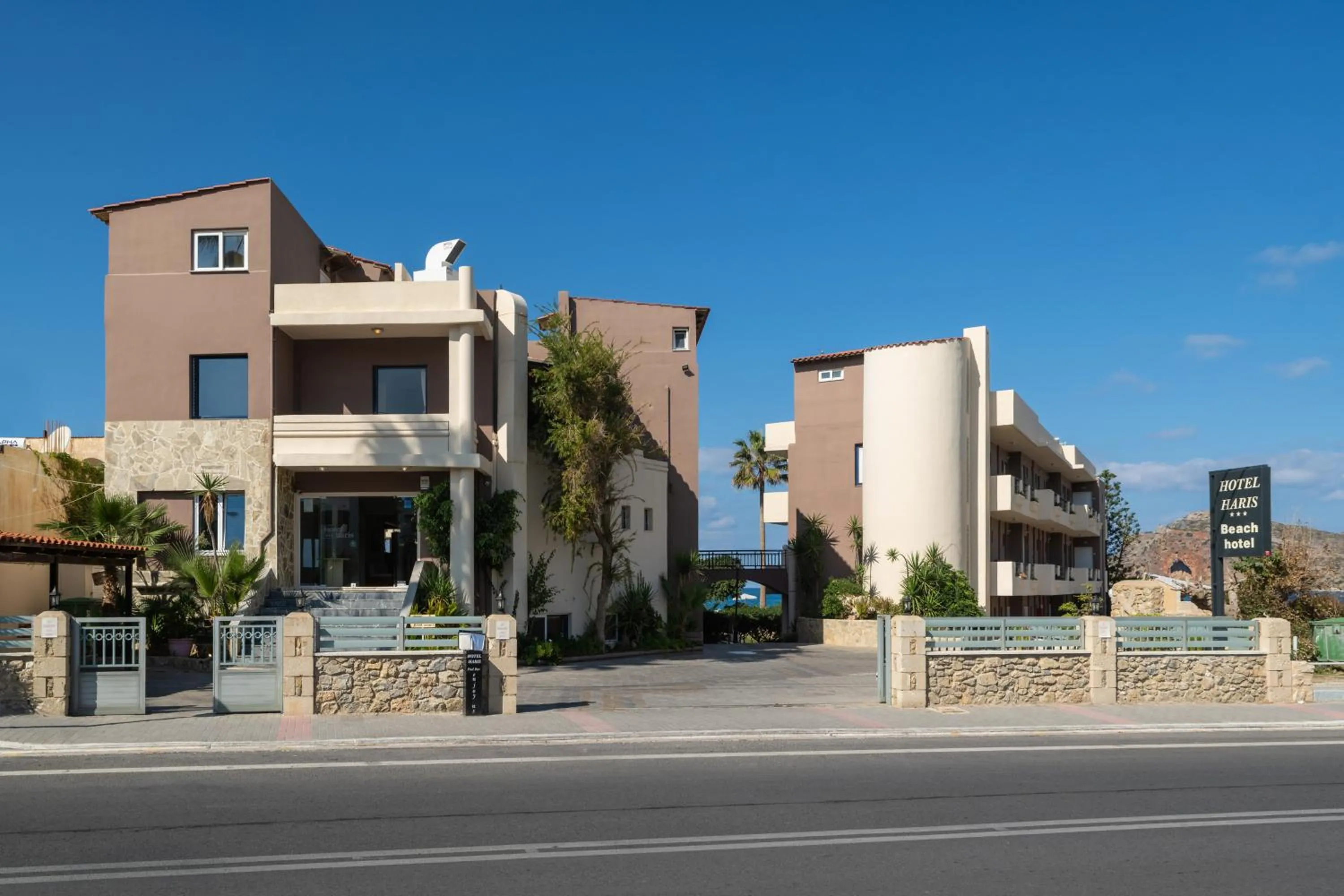 Property building in Hotel Haris on the beach