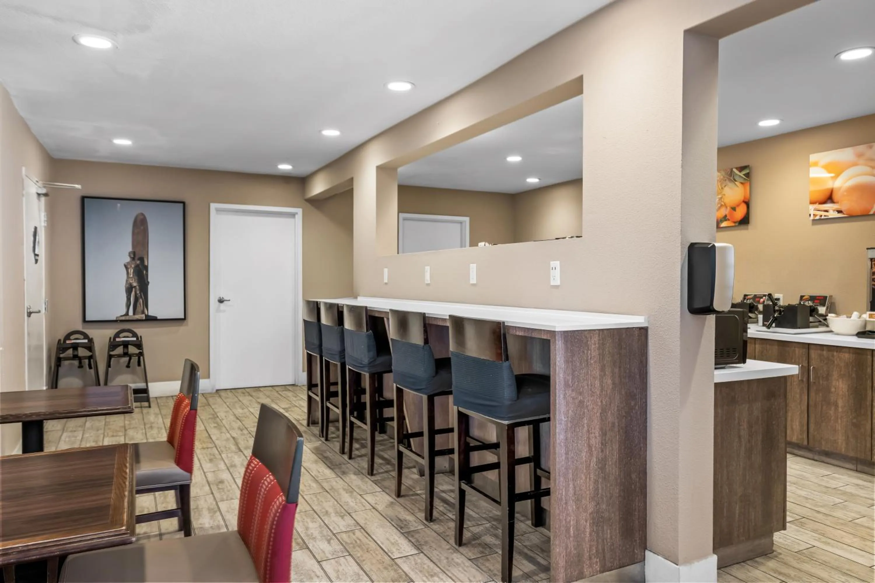 Breakfast in Comfort Inn Santa Cruz North