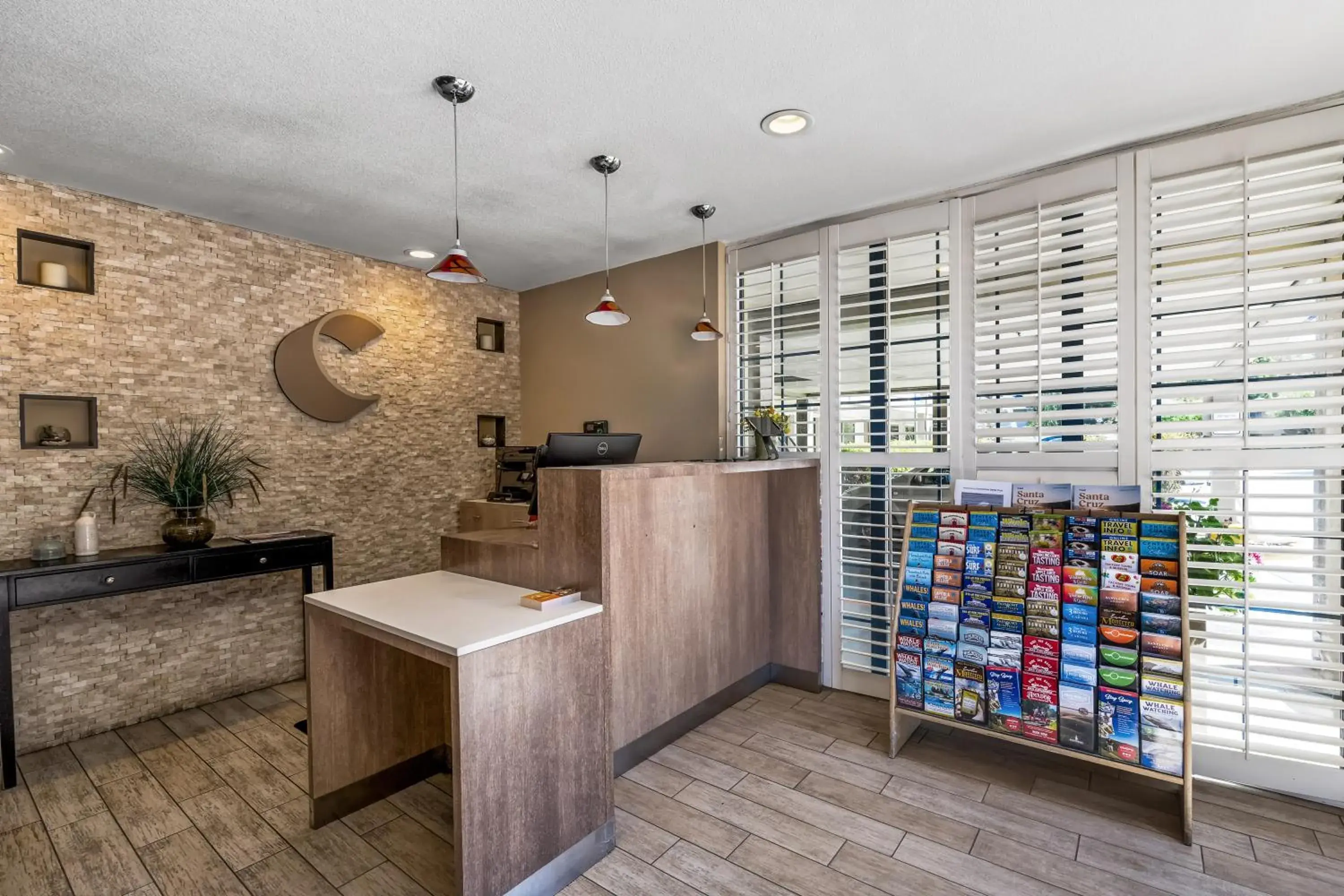 Lobby or reception in Comfort Inn Santa Cruz North Lobby or reception in Comfort Inn Santa Cruz North