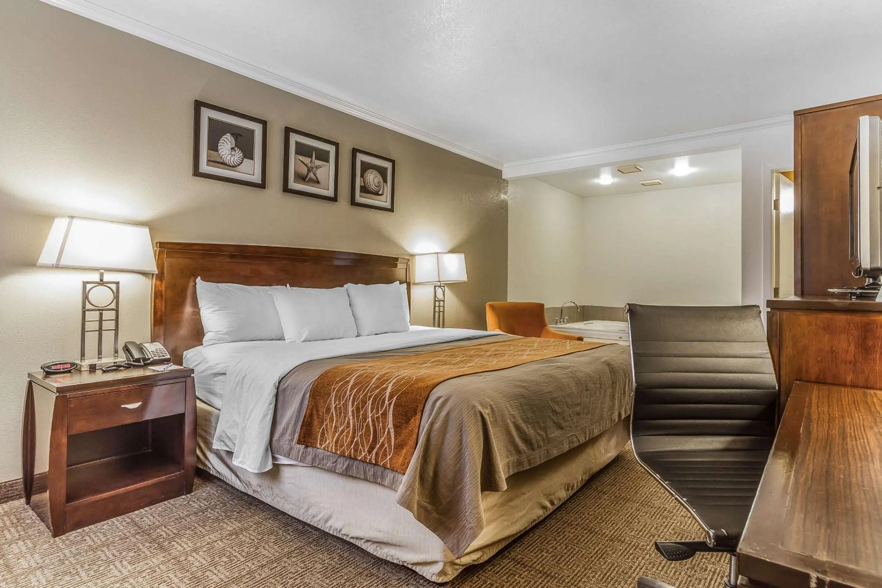 Bedroom, Bed in Comfort Inn