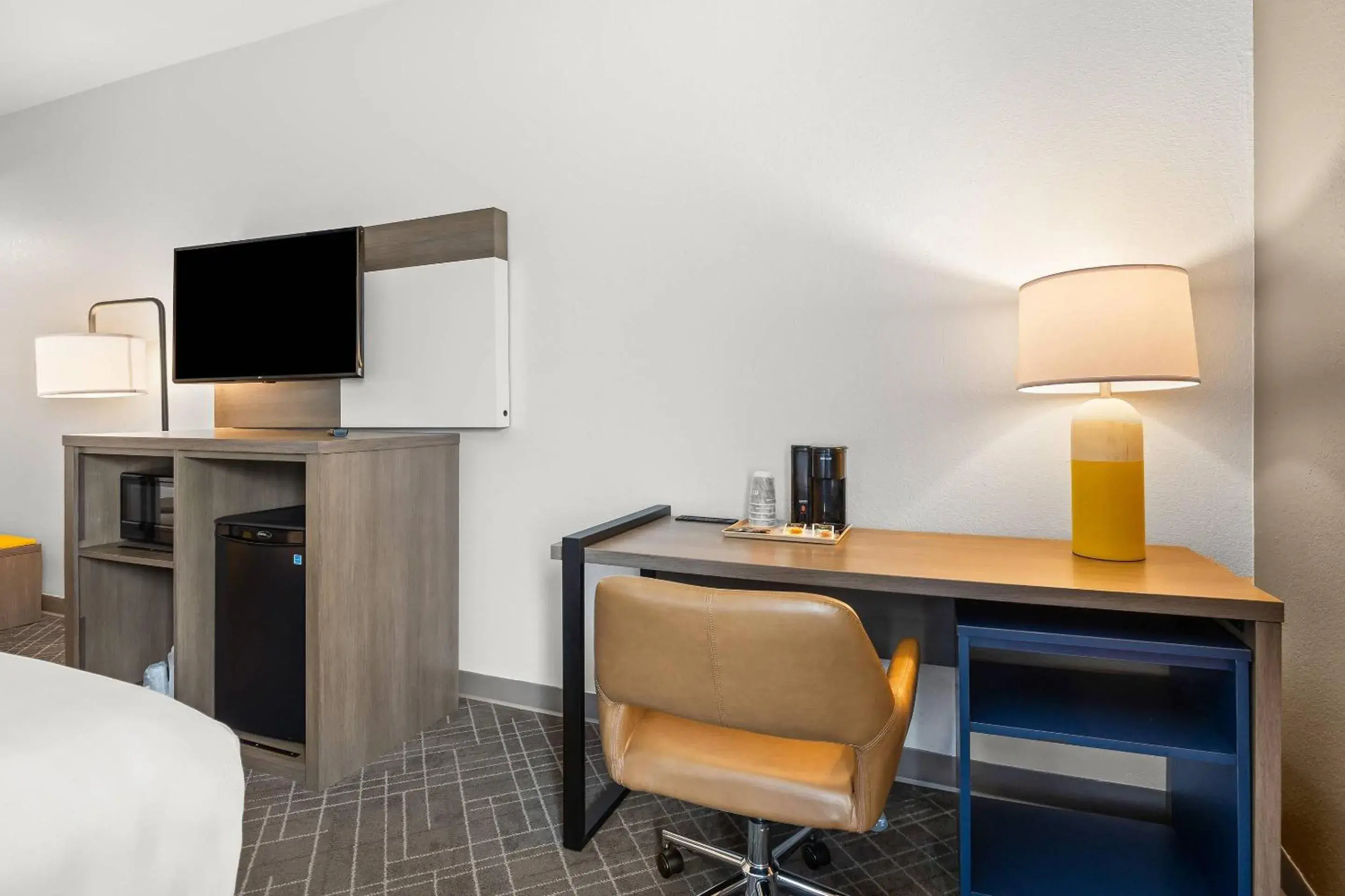 King Suite - Non-Smoking in Comfort Inn Willow Springs US 60 and US 63 King Suite - Non-Smoking in Comfort Inn Willow Springs US 60 and US 63