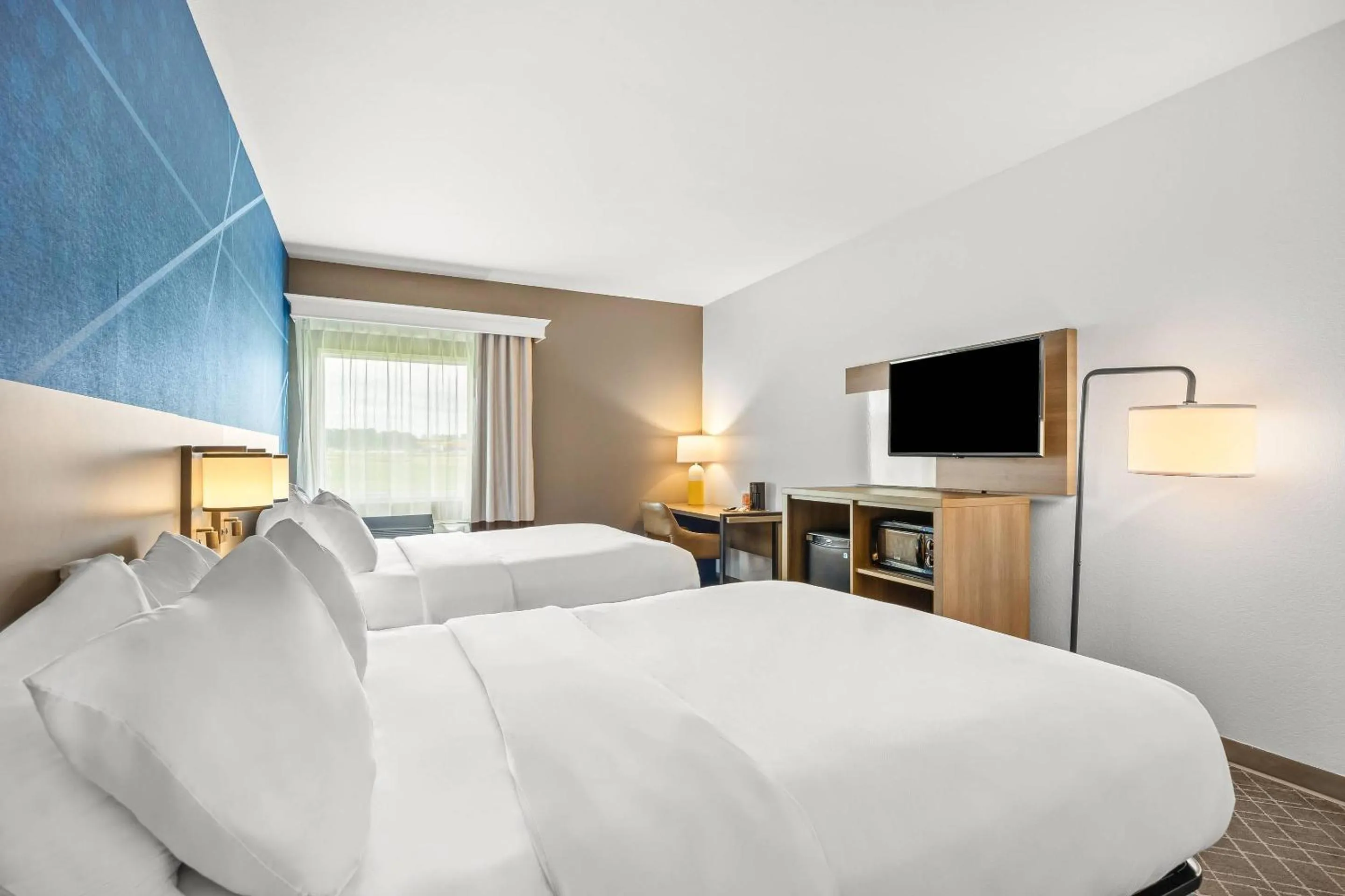 Bedroom, Bed in Comfort Inn Willow Springs US 60 and US 63