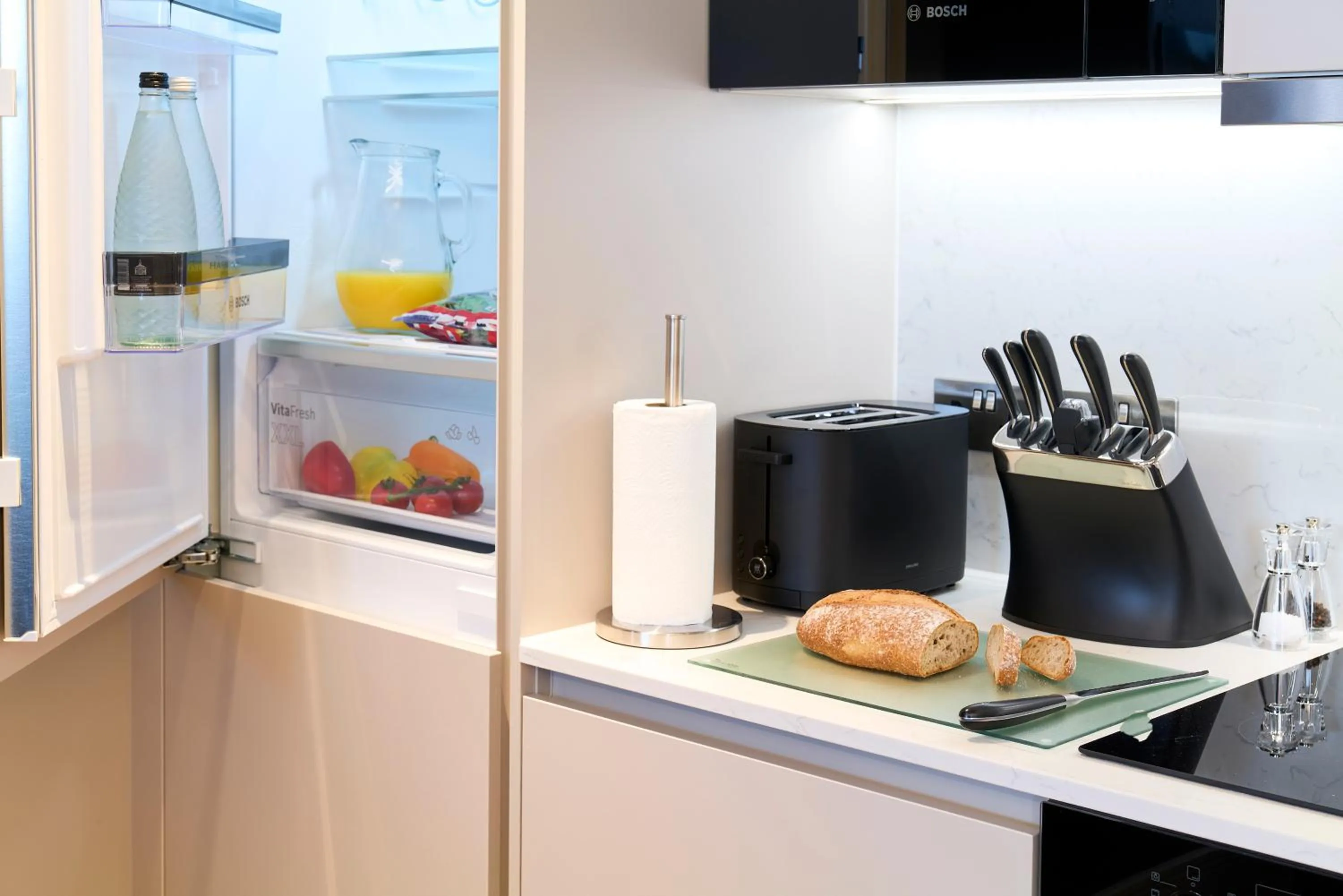 Coffee/tea facilities in Cheval Phoenix House at Sloane Square