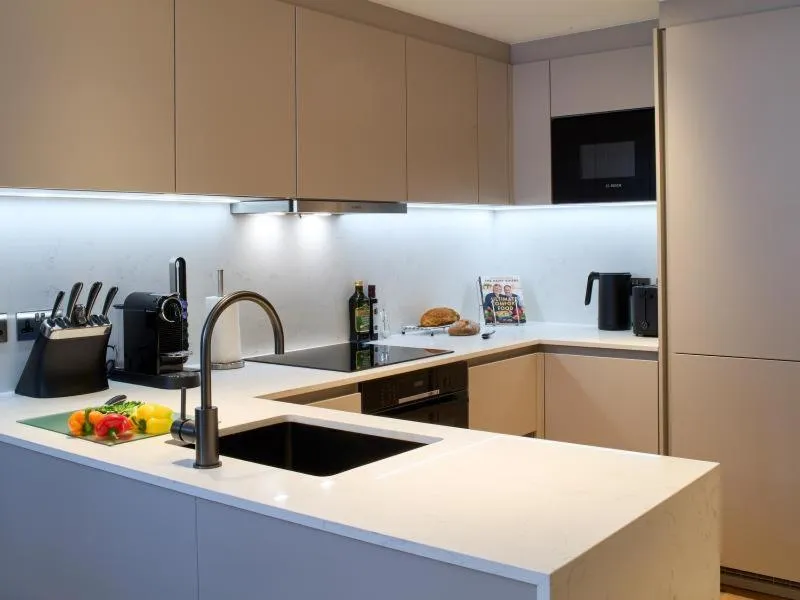 Kitchen or kitchenette in Cheval Phoenix House at Sloane Square