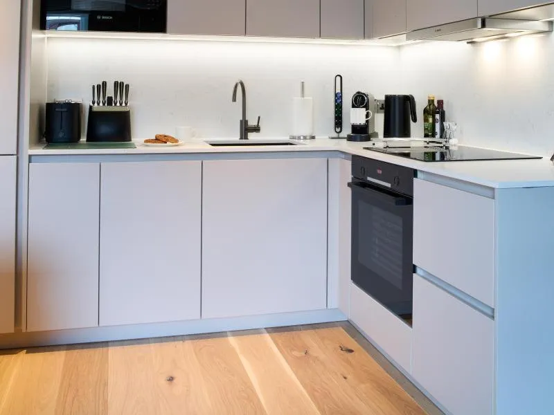 Kitchen or kitchenette in Cheval Phoenix House at Sloane Square