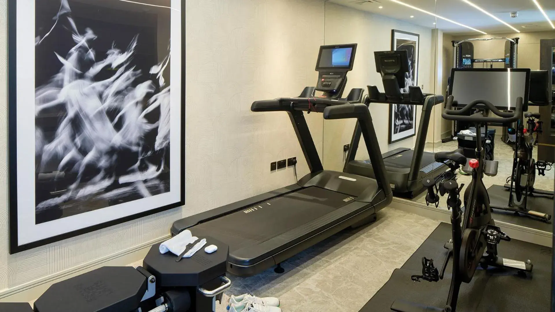 Fitness centre/facilities in Cheval Phoenix House at Sloane Square Fitness centre/facilities in Cheval Phoenix House at Sloane Square