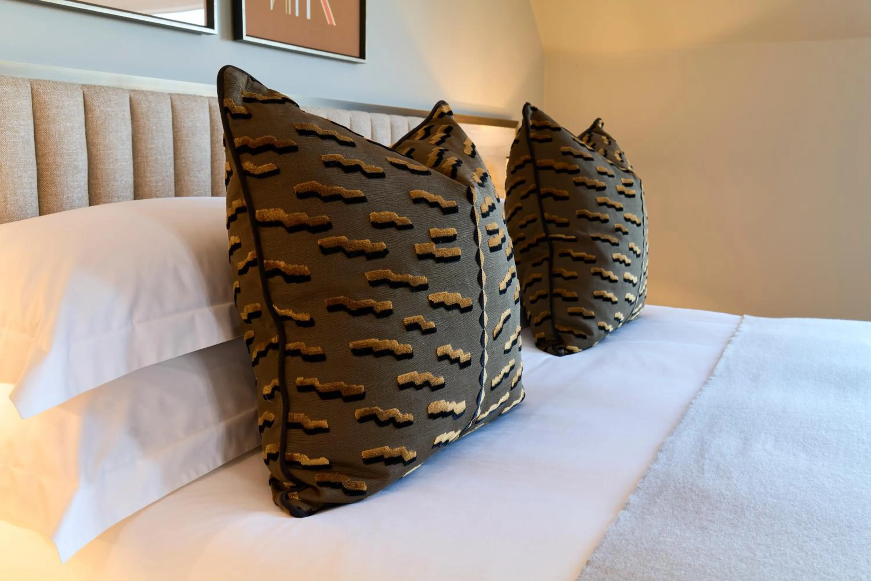 Bed in Cheval Phoenix House at Sloane Square