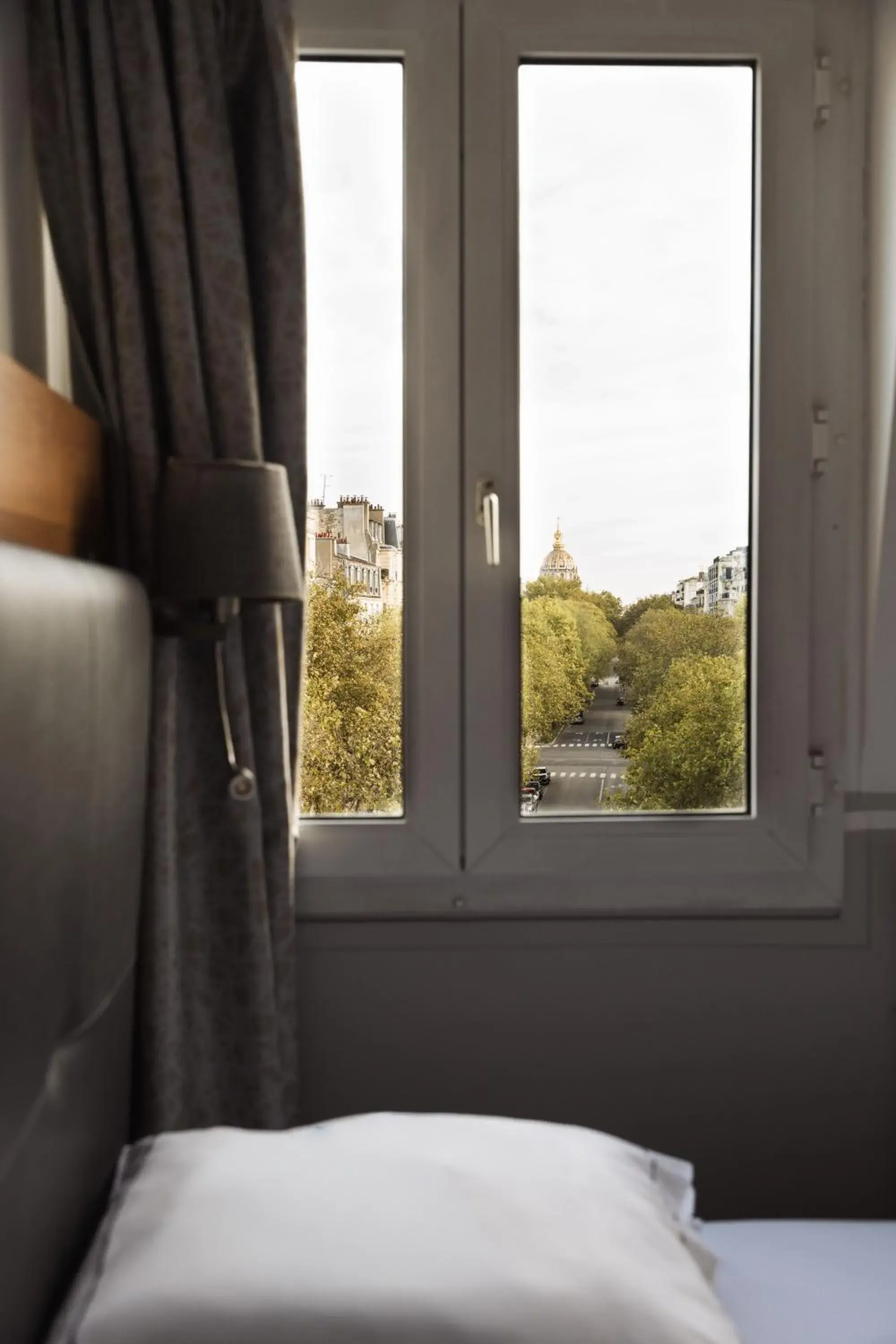 Photo of the whole room, Bed in Hôtel Eiffel Segur Photo of the whole room, Bed in Hôtel Eiffel Segur