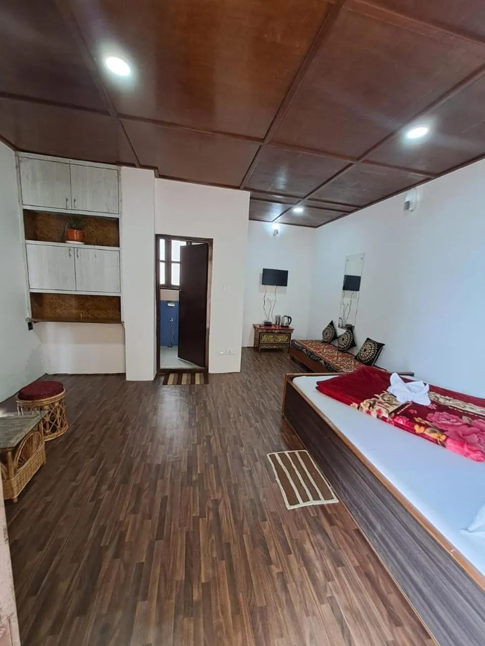 Photo of the whole room, Bed in Great Eastern Valley Residency