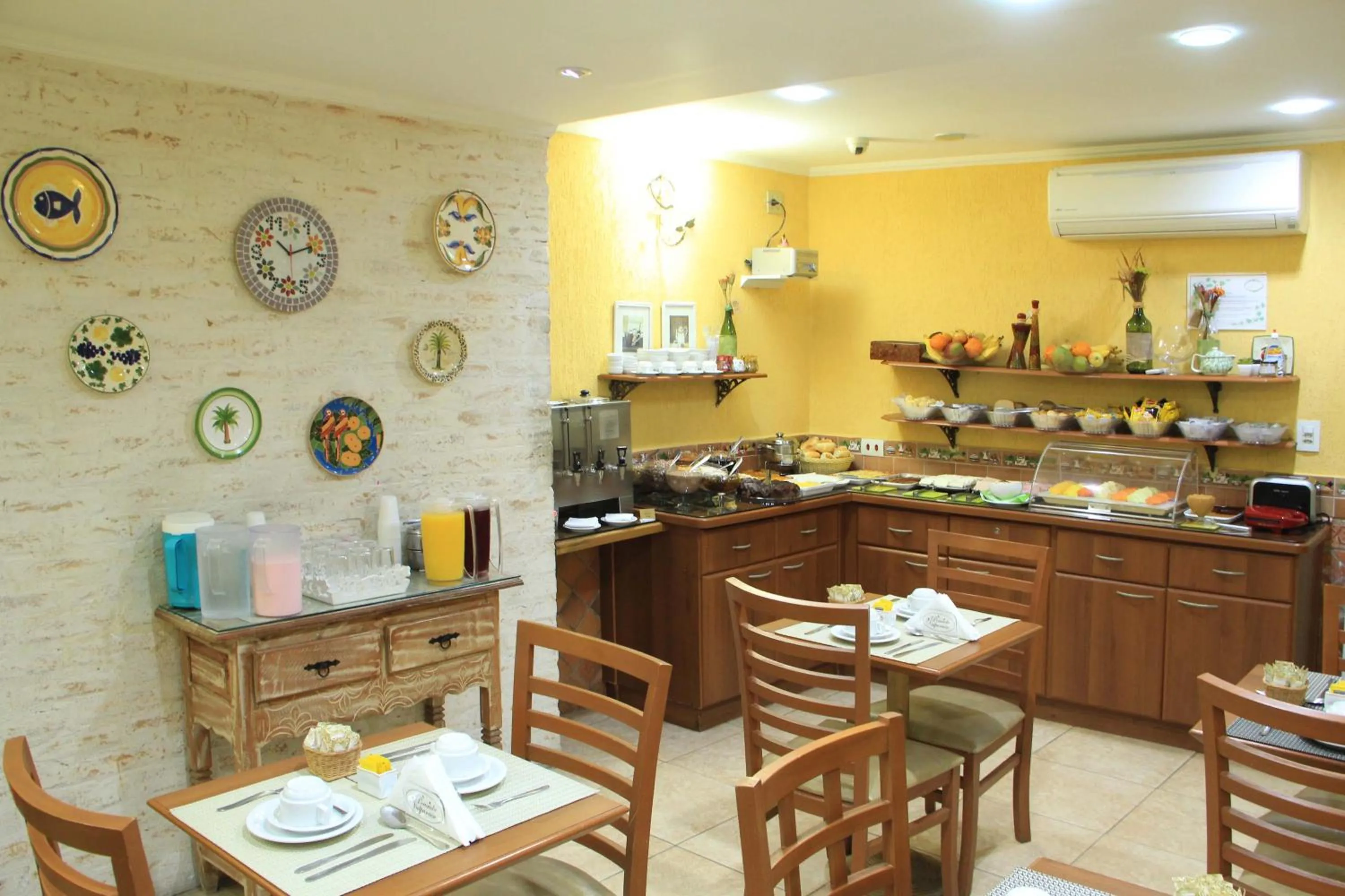 Restaurant/places to eat in Hotel Valparaíso - Metrô Paraíso e 800m da Av Paulista