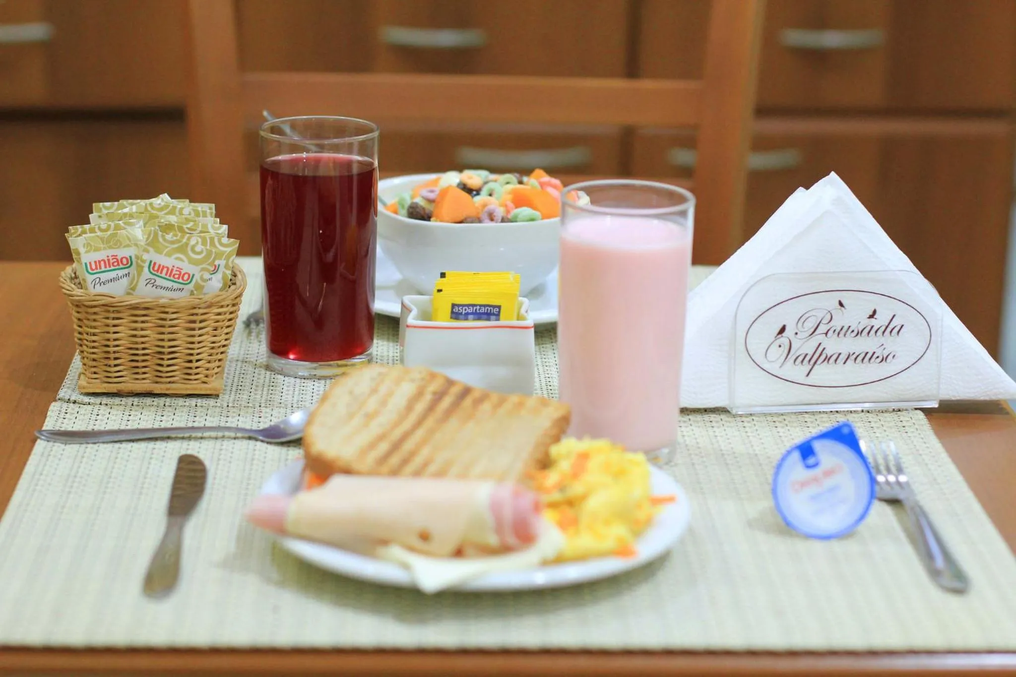 Food and drinks in Hotel Valparaíso - Metrô Paraíso e 800m da Av Paulista