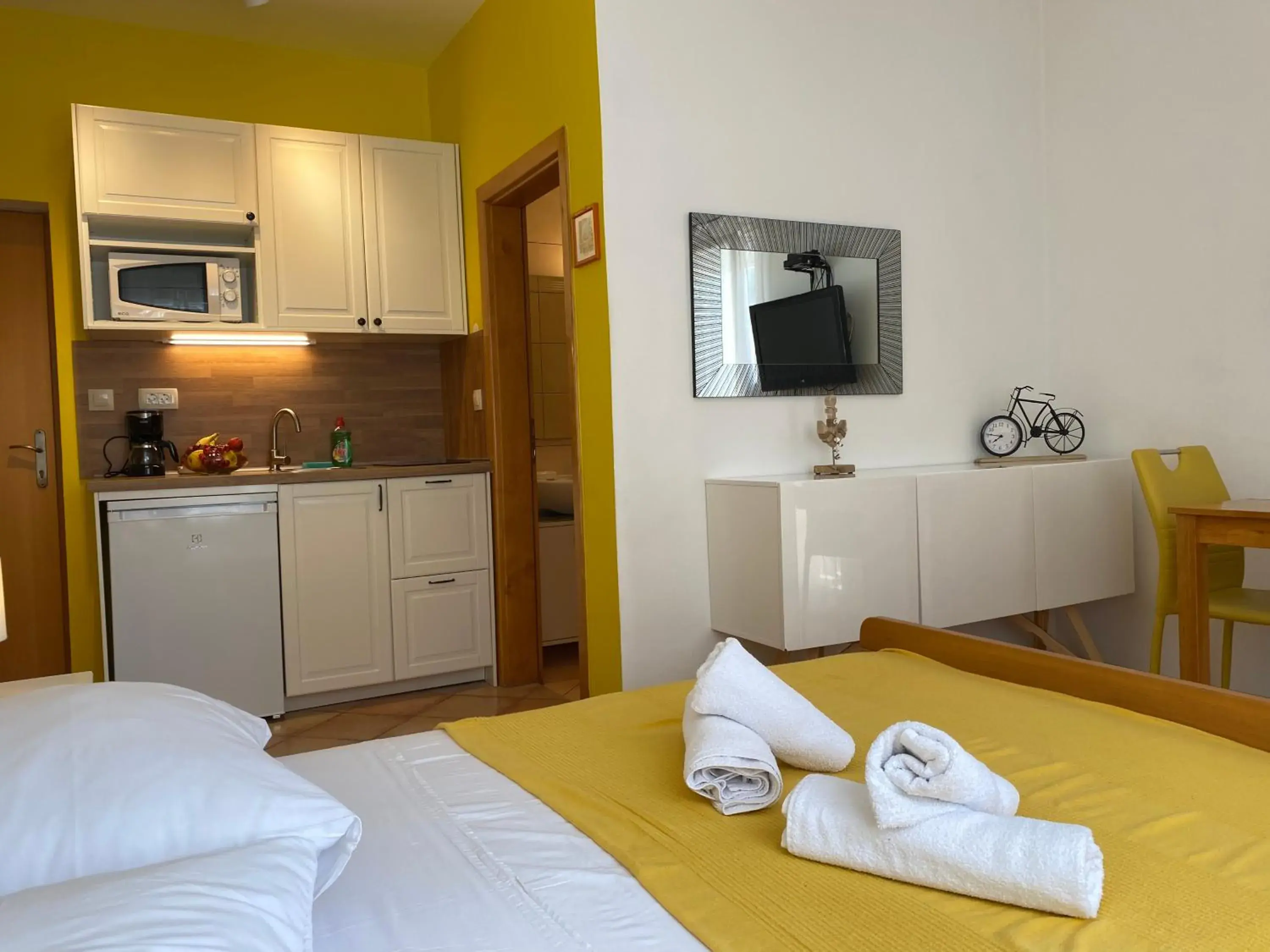 Studio with Terrace in Apartments A&A Studio with Terrace in Apartments A&A
