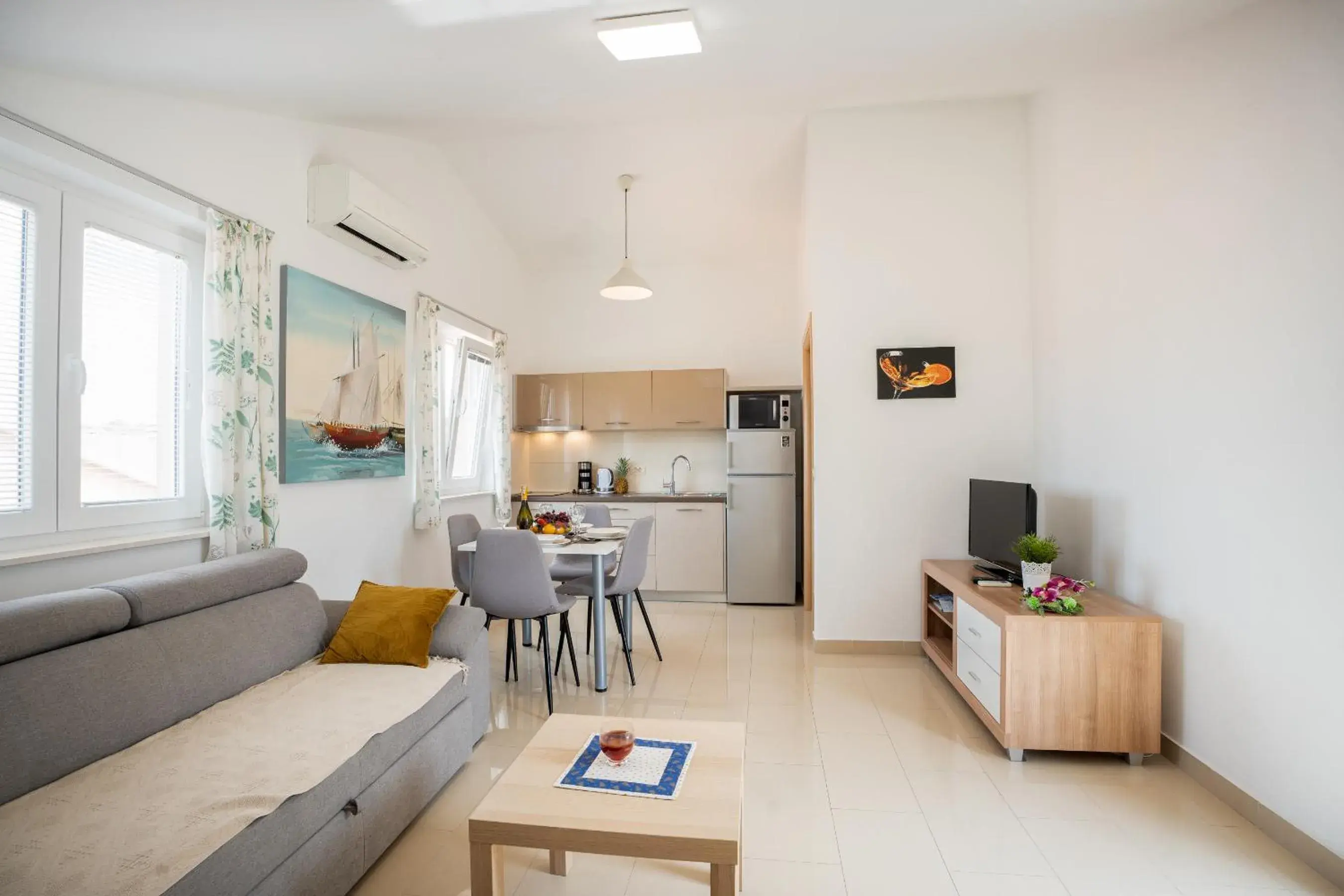 Deluxe One-Bedroom Apartment with Terrace in Apartments A&A Deluxe One-Bedroom Apartment with Terrace in Apartments A&A