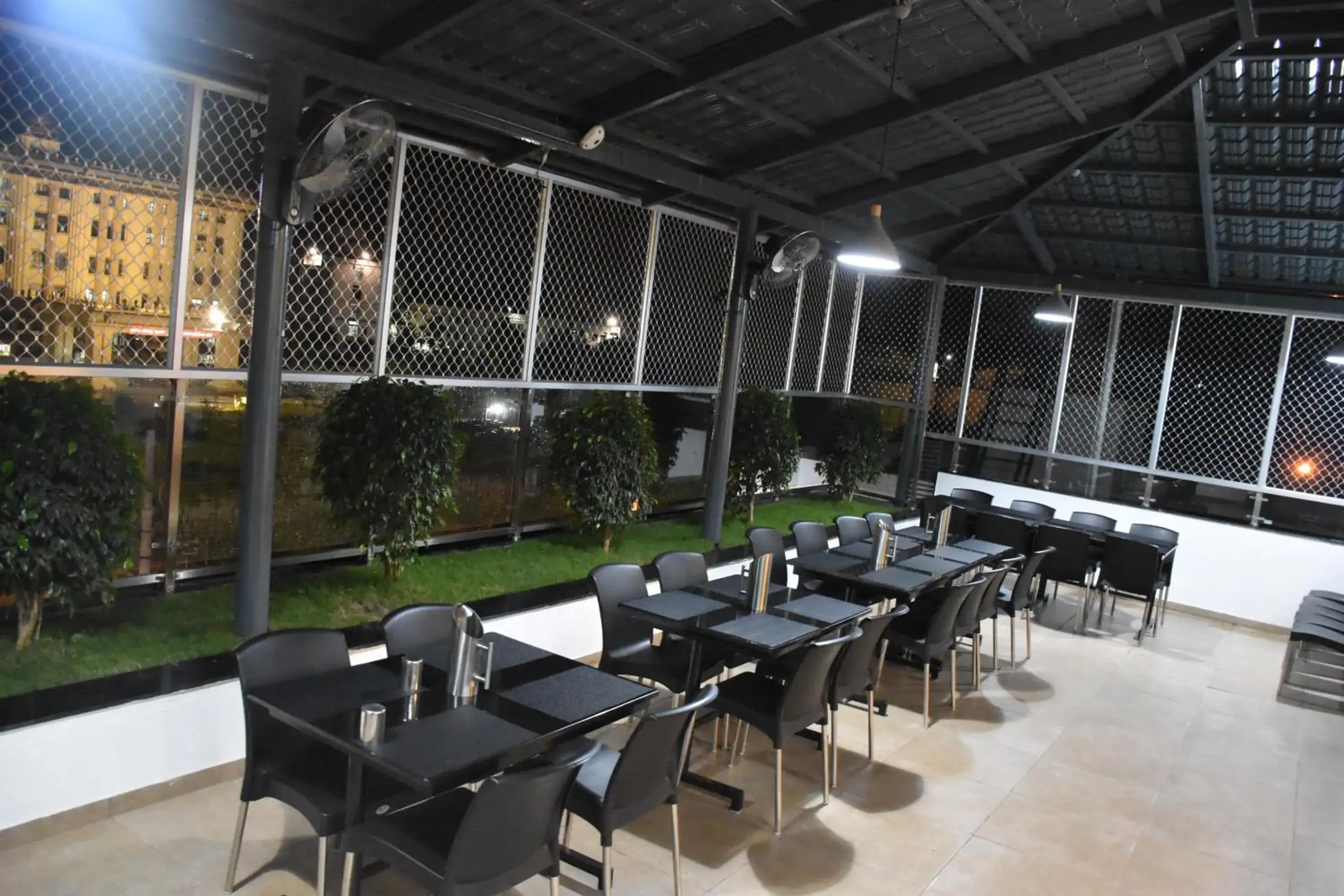 Restaurant/places to eat in Heritage Inn Restaurant/places to eat in Heritage Inn