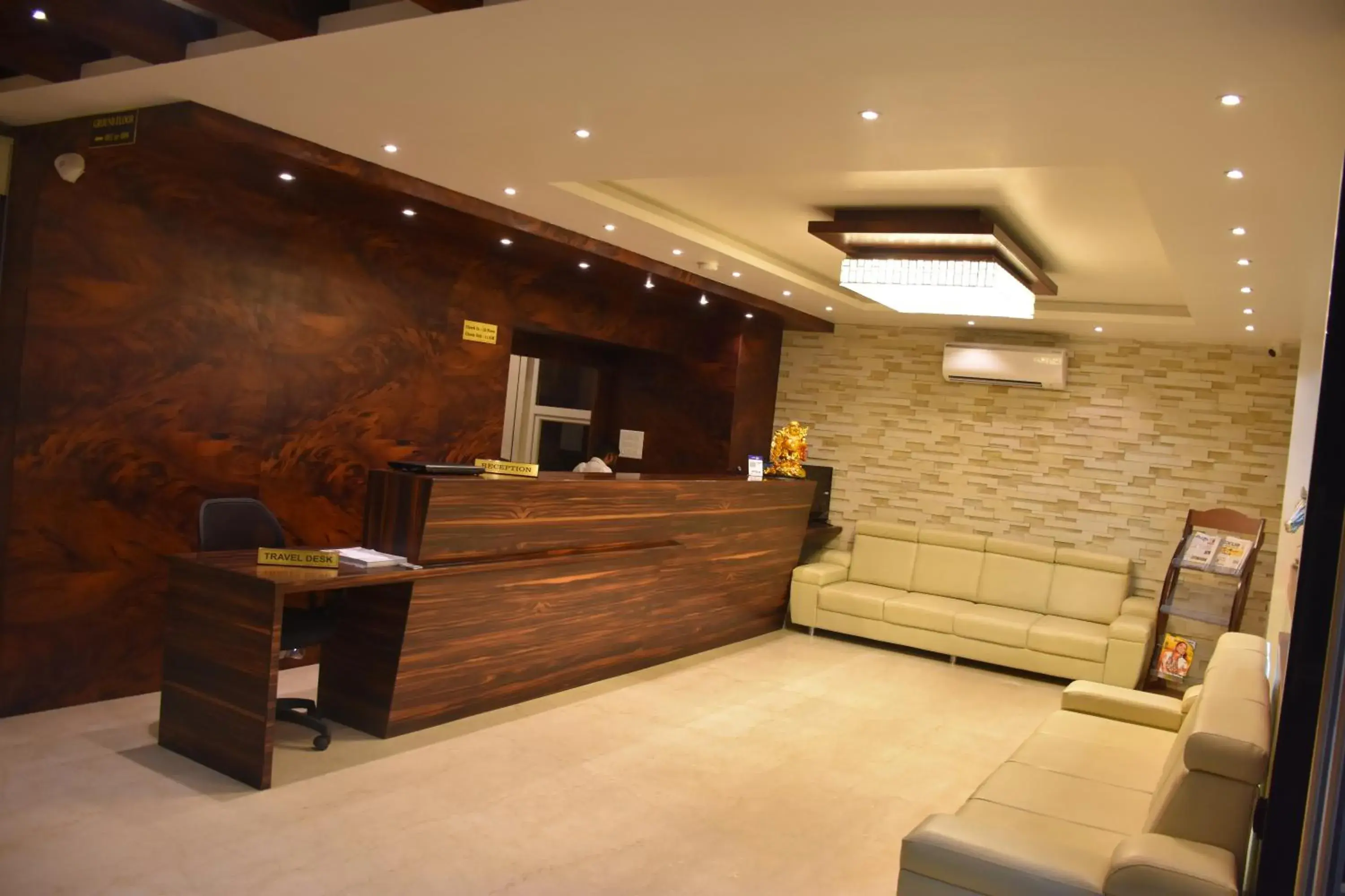 Lobby or reception in Heritage Inn Lobby or reception in Heritage Inn