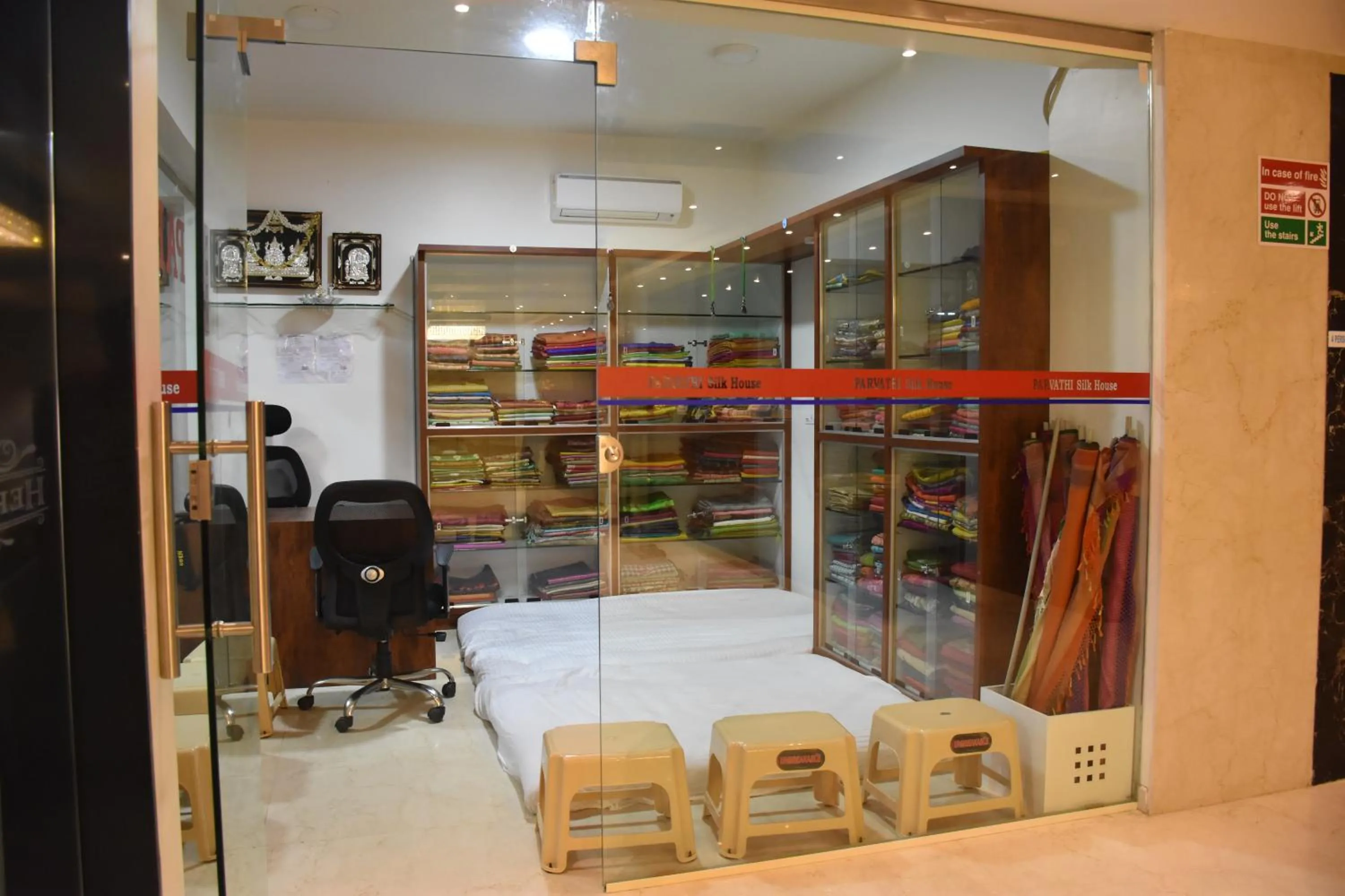 On-site shops in Heritage Inn