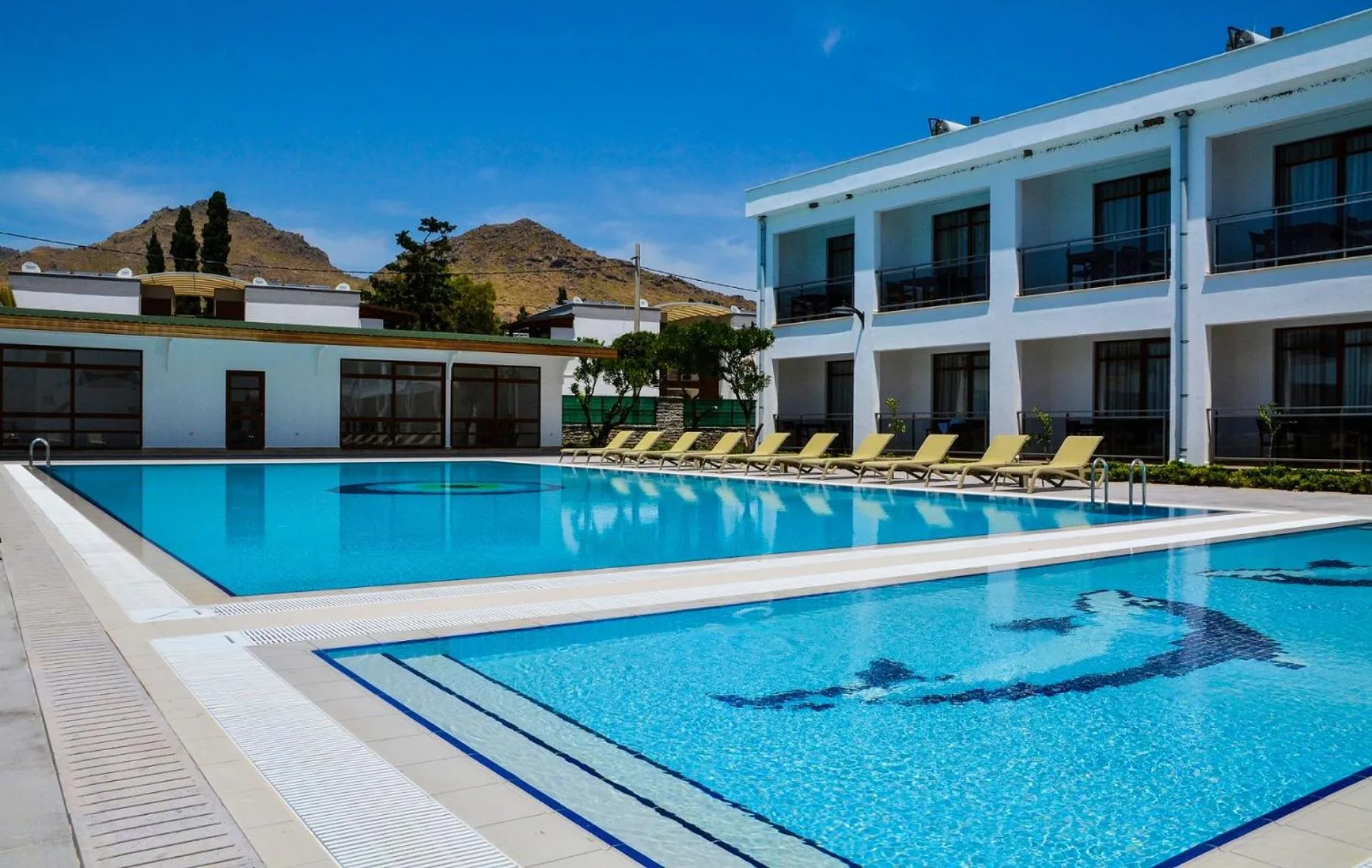 Swimming pool in Club Marma Hotel