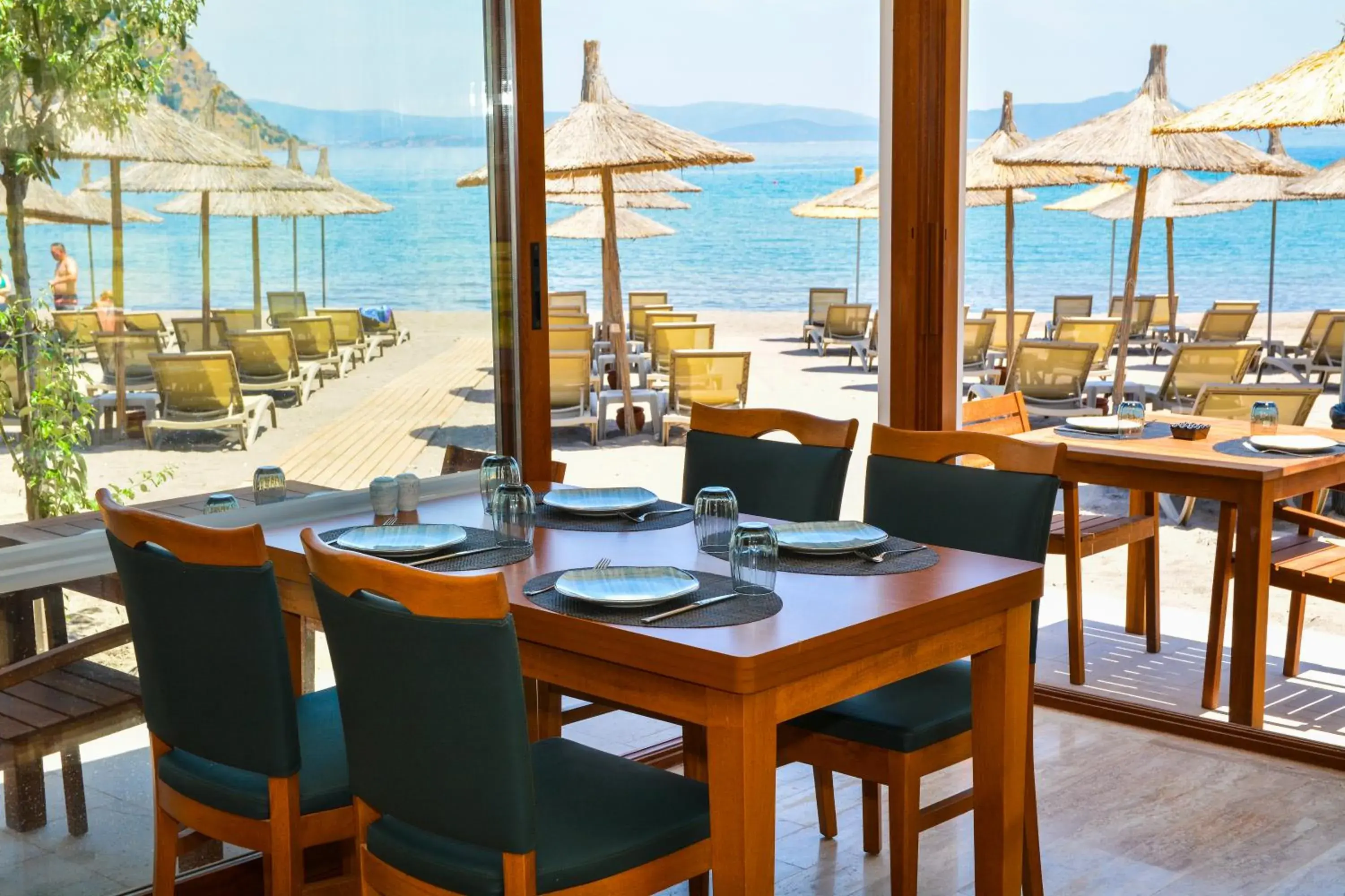 Restaurant/places to eat in Club Marma Hotel Restaurant/places to eat in Club Marma Hotel