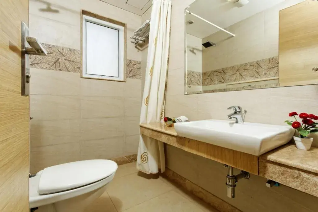 Deluxe Double or Twin Room - single occupancy in Silver Oak @ 56A Deluxe Double or Twin Room - single occupancy in Silver Oak @ 56A