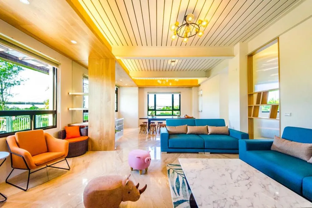 Living room in Maple Left Shore