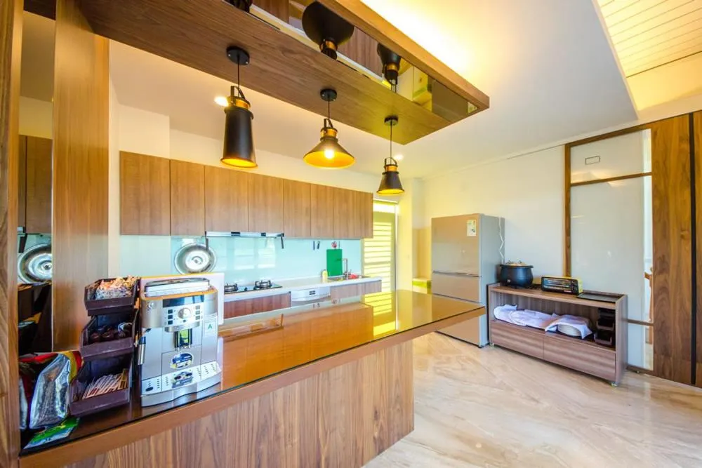 Kitchen or kitchenette in Maple Left Shore