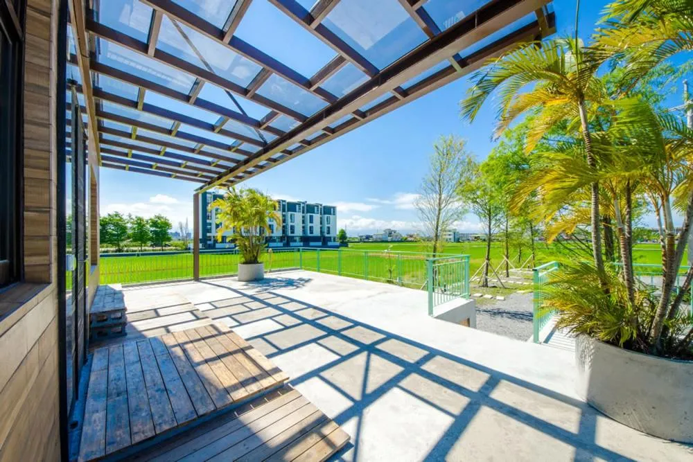 Patio in Maple Left Shore
