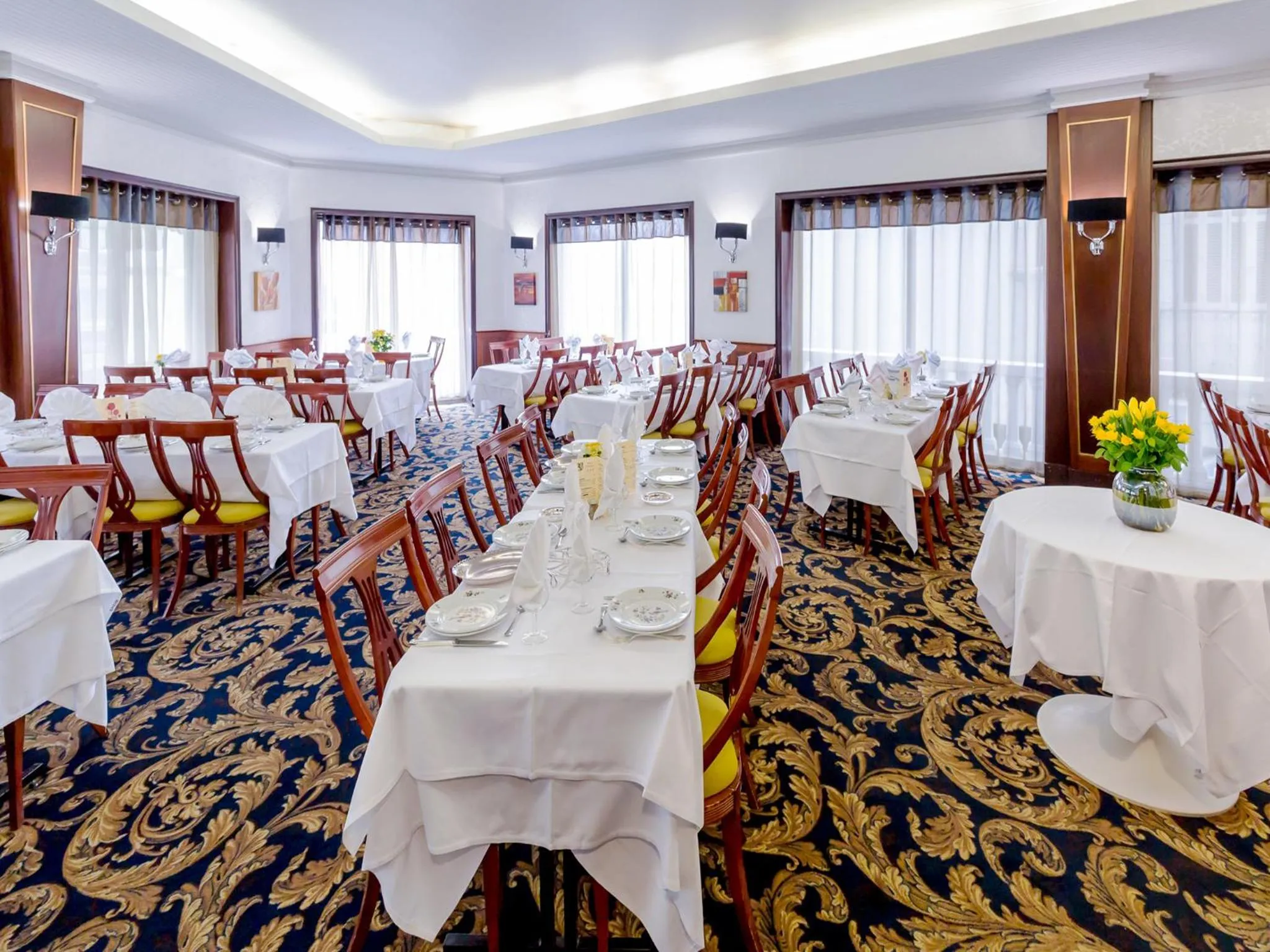 Restaurant/places to eat in Hôtel Irlande