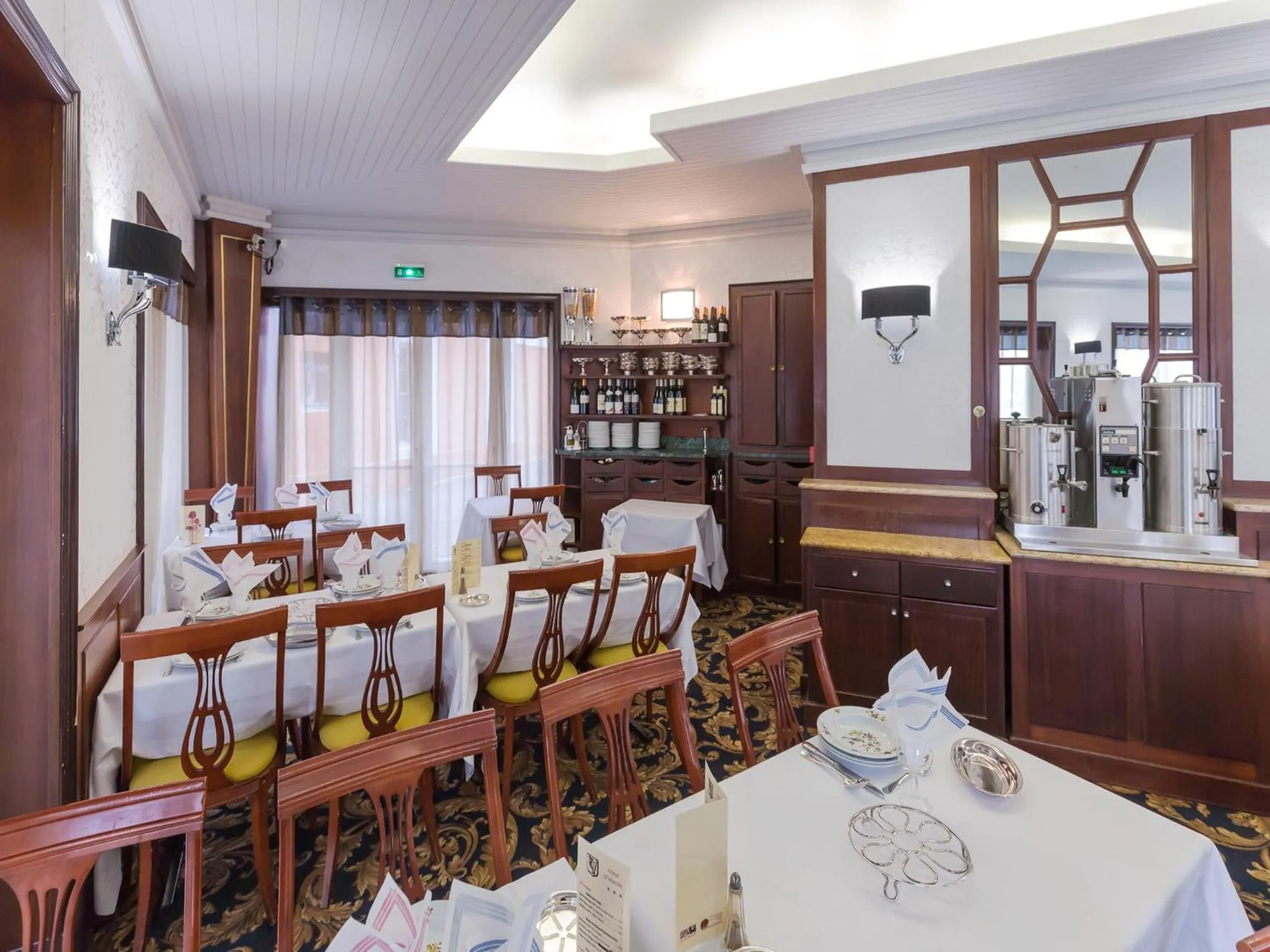 Restaurant/places to eat in Hôtel Irlande