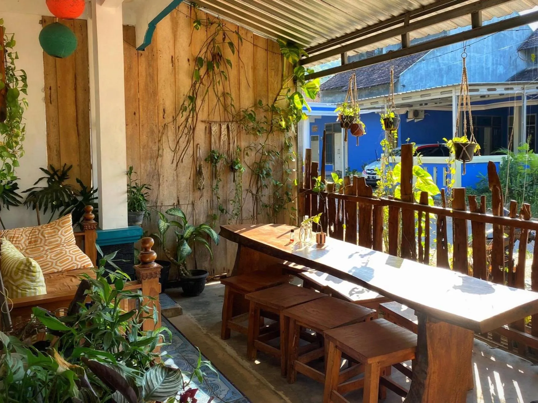 Property building in L'isola che...