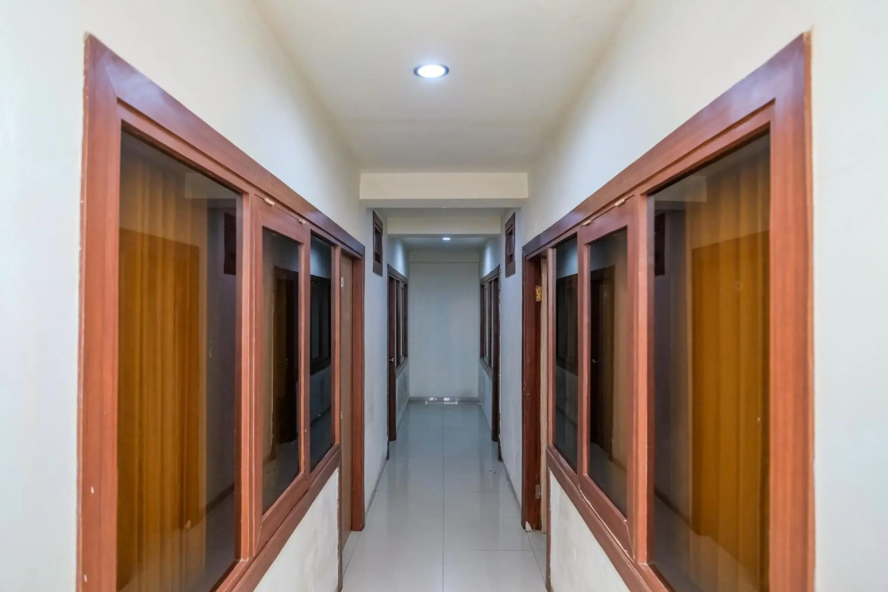 Property building in RedDoorz @ Panglima Sudirman Property building in RedDoorz @ Panglima Sudirman