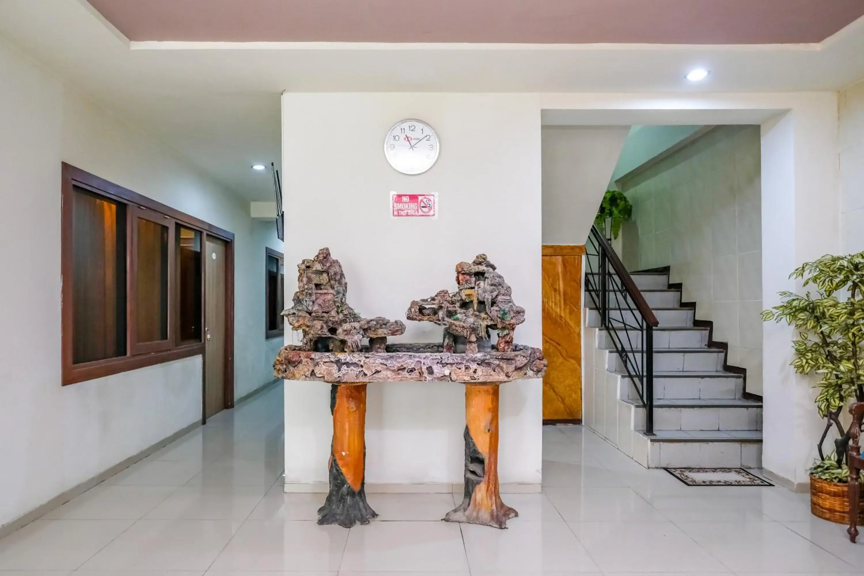 Property building in RedDoorz @ Panglima Sudirman Property building in RedDoorz @ Panglima Sudirman