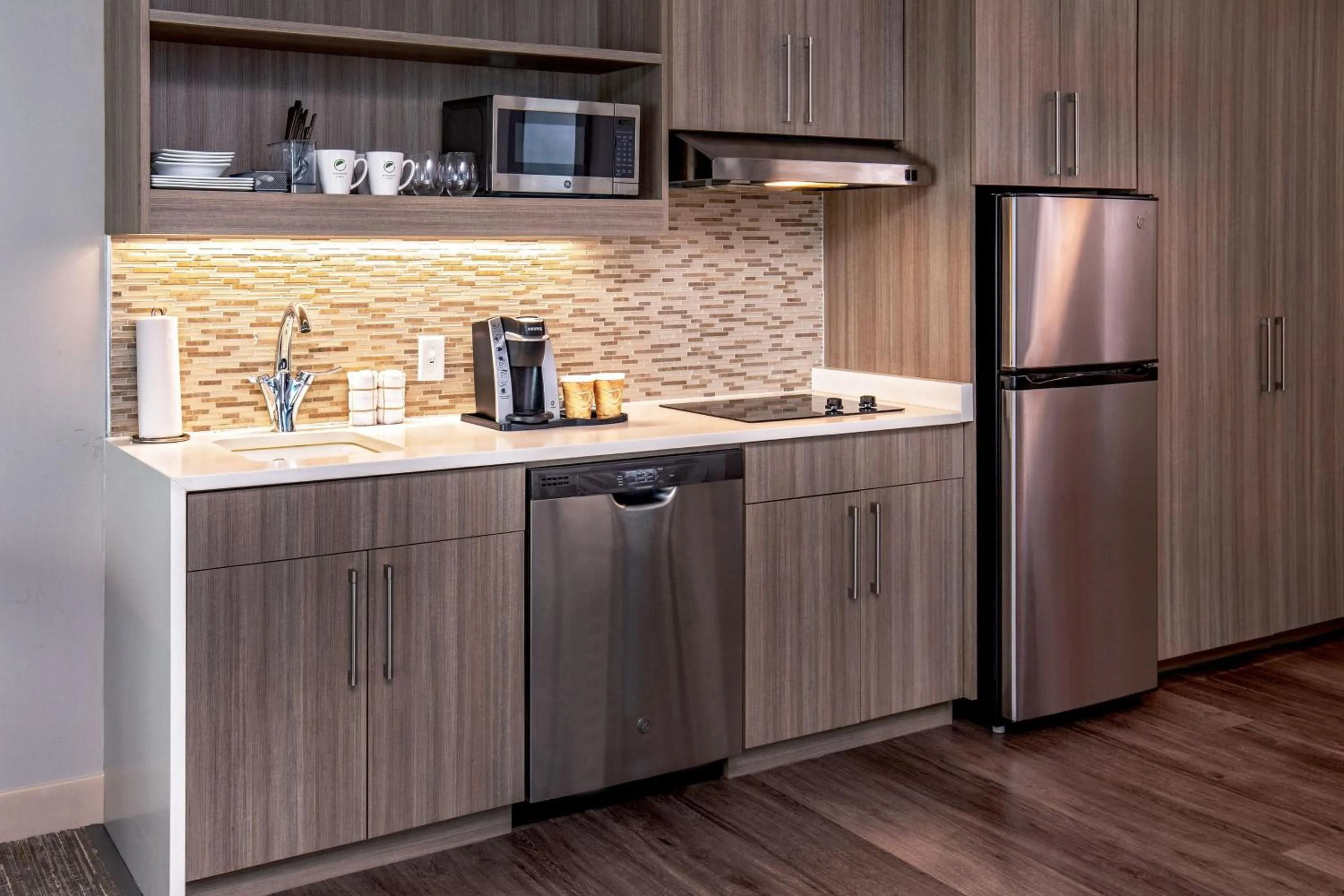 Kitchen or kitchenette in Element Hampton Peninsula Town Center