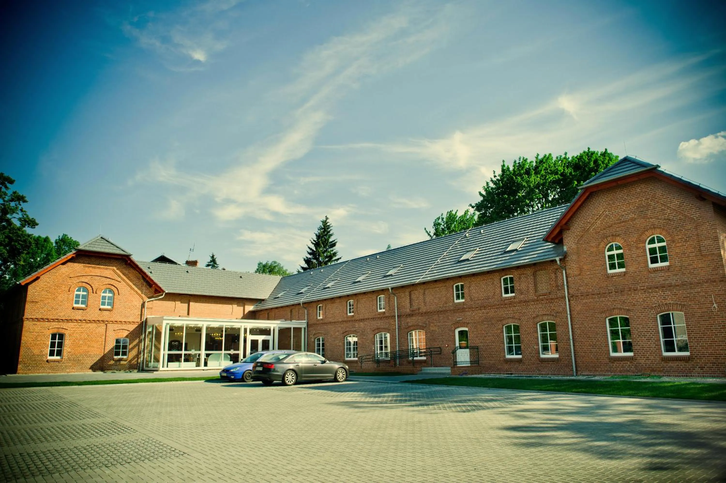 Facade/entrance in Hotel Hugo Business & Spa