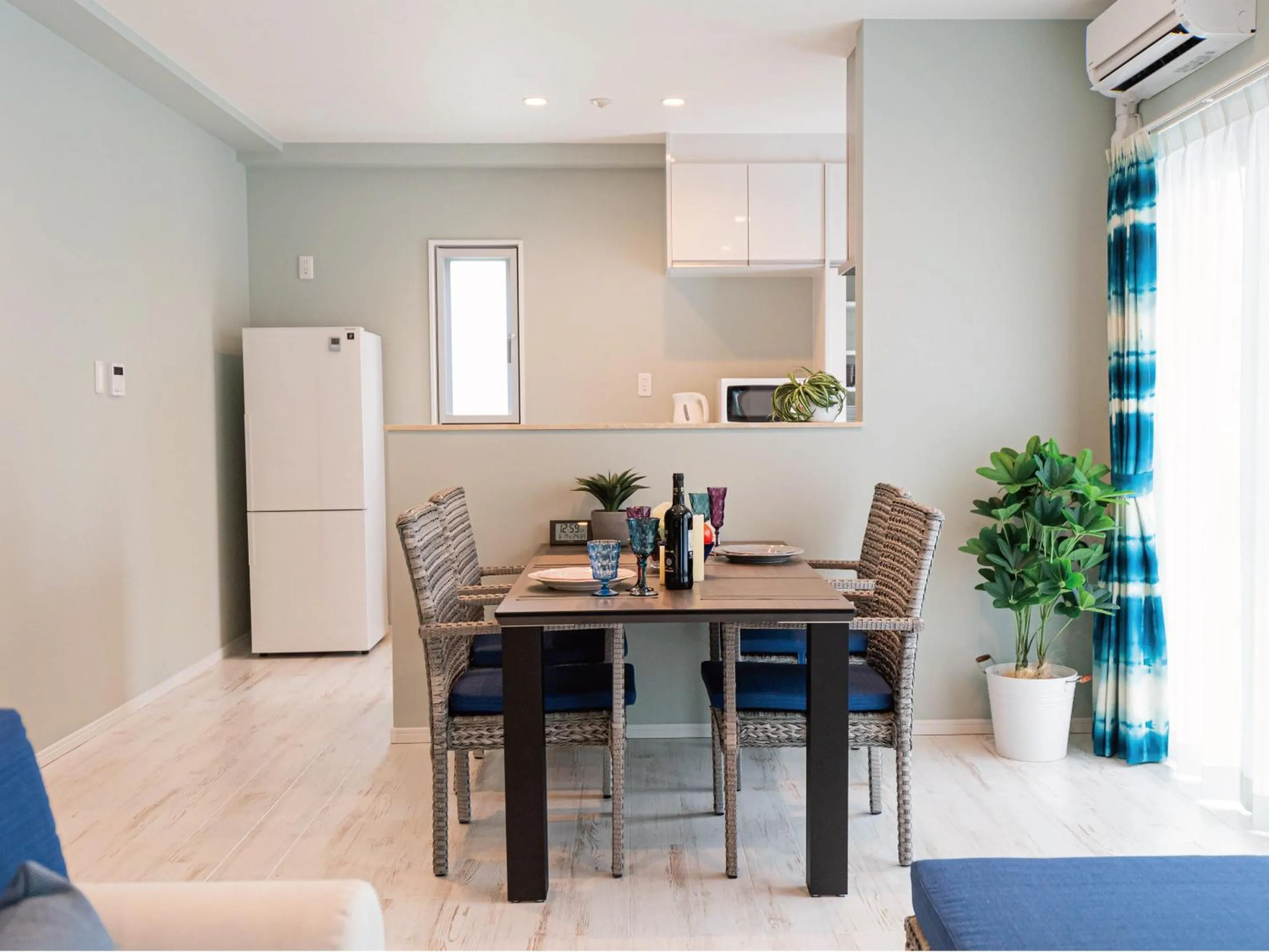 Dining area in Coldio Joint Home Naha