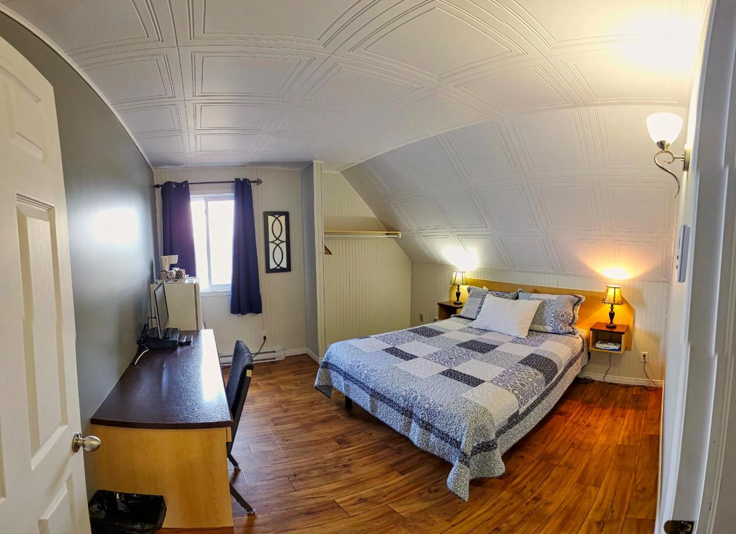 Bed in Motel Au Vieux Frontenac