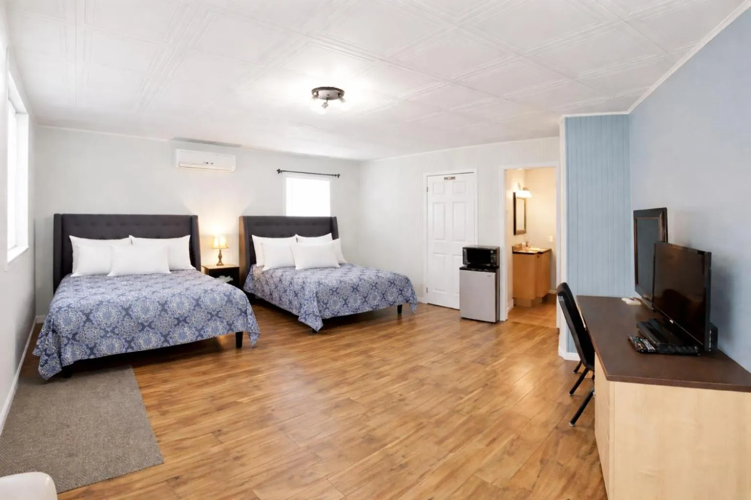 Bed in Motel Au Vieux Frontenac