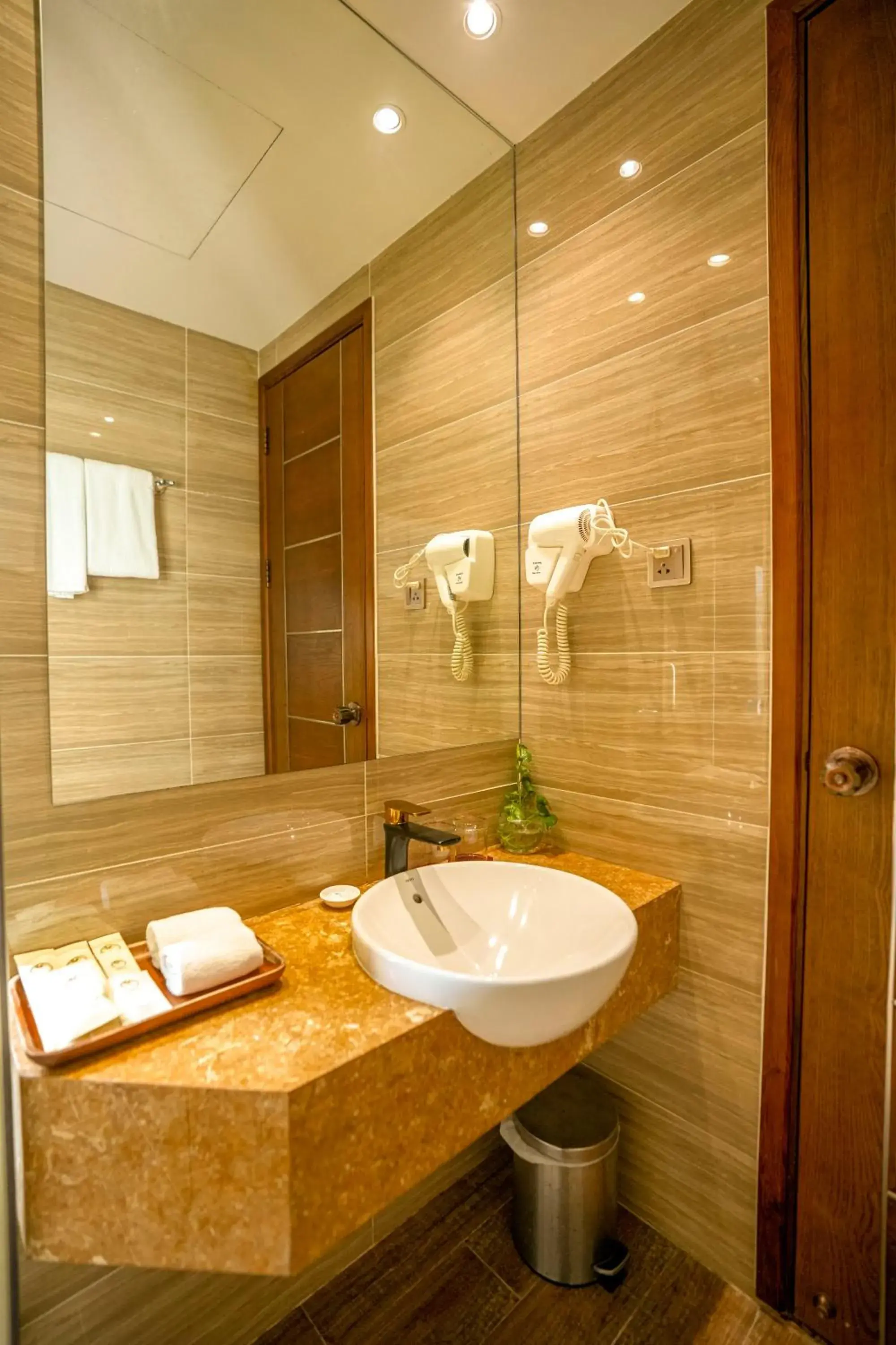 Premium Double Room in Nesta Hotel Saigon Premium Double Room in Nesta Hotel Saigon