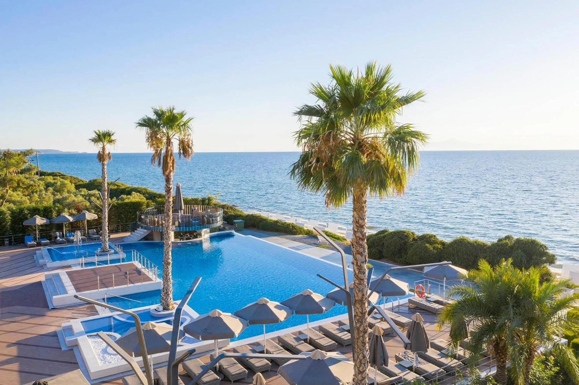 Swimming pool in Pomegranate Wellness Spa Hotel