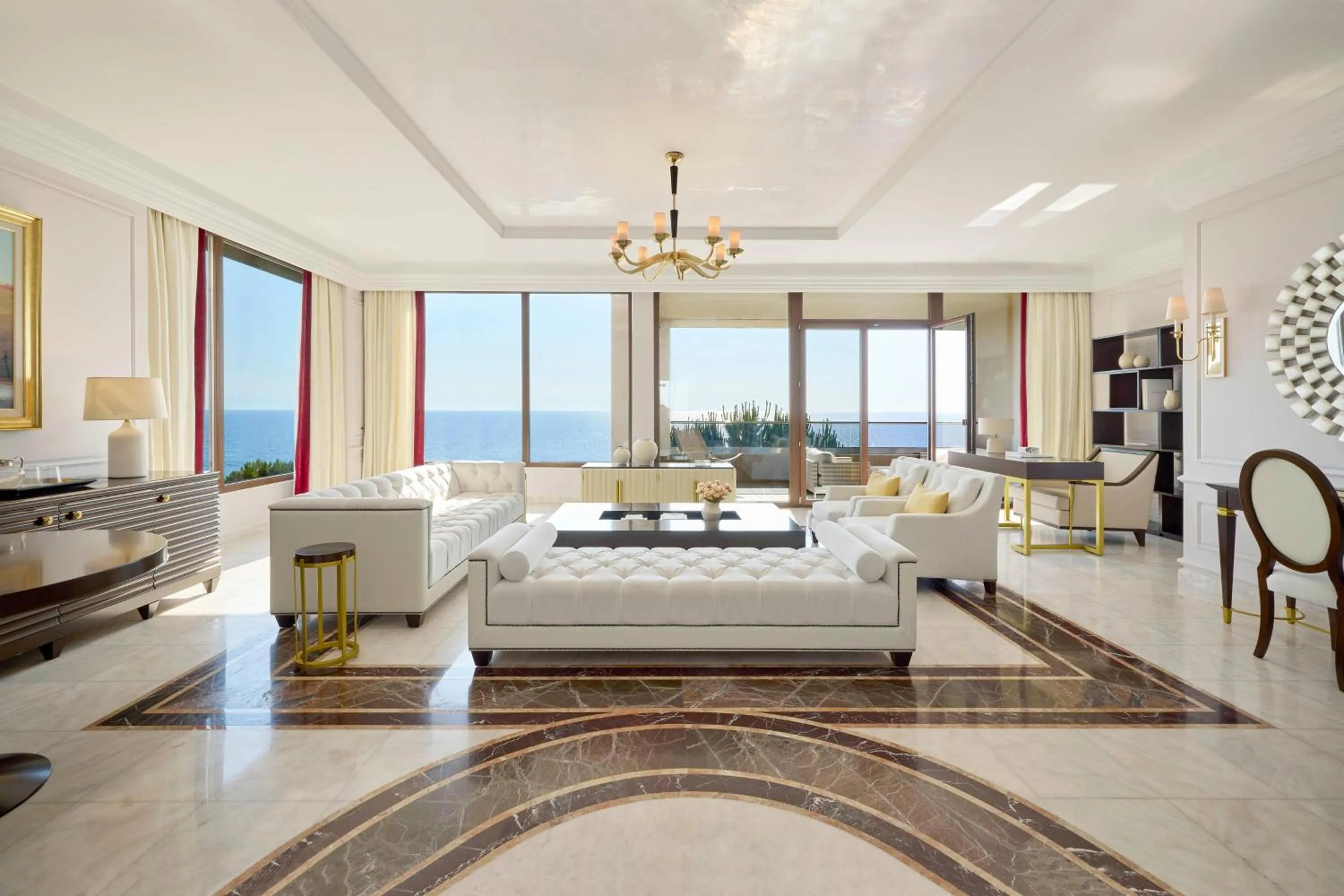 TV and multimedia in Pomegranate Wellness Spa Hotel