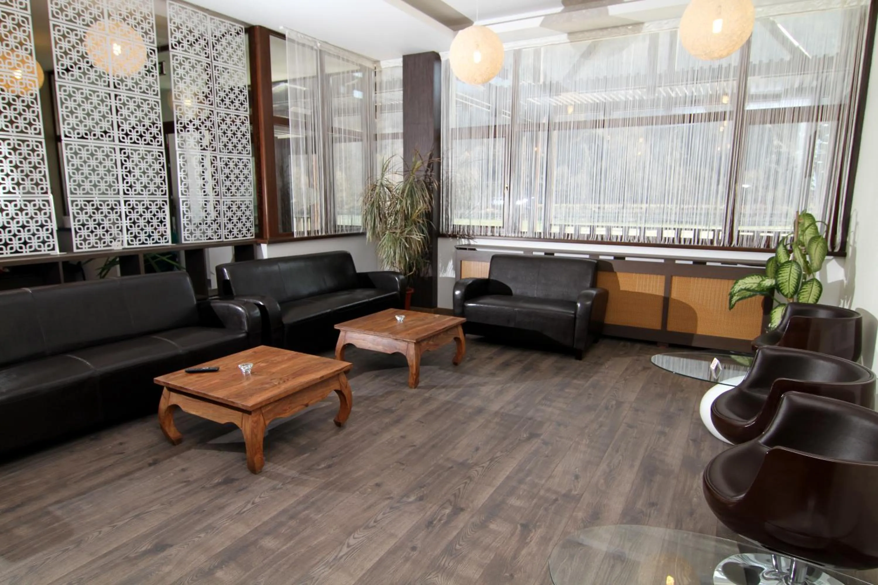 Communal lounge/ TV room in Hotel Class