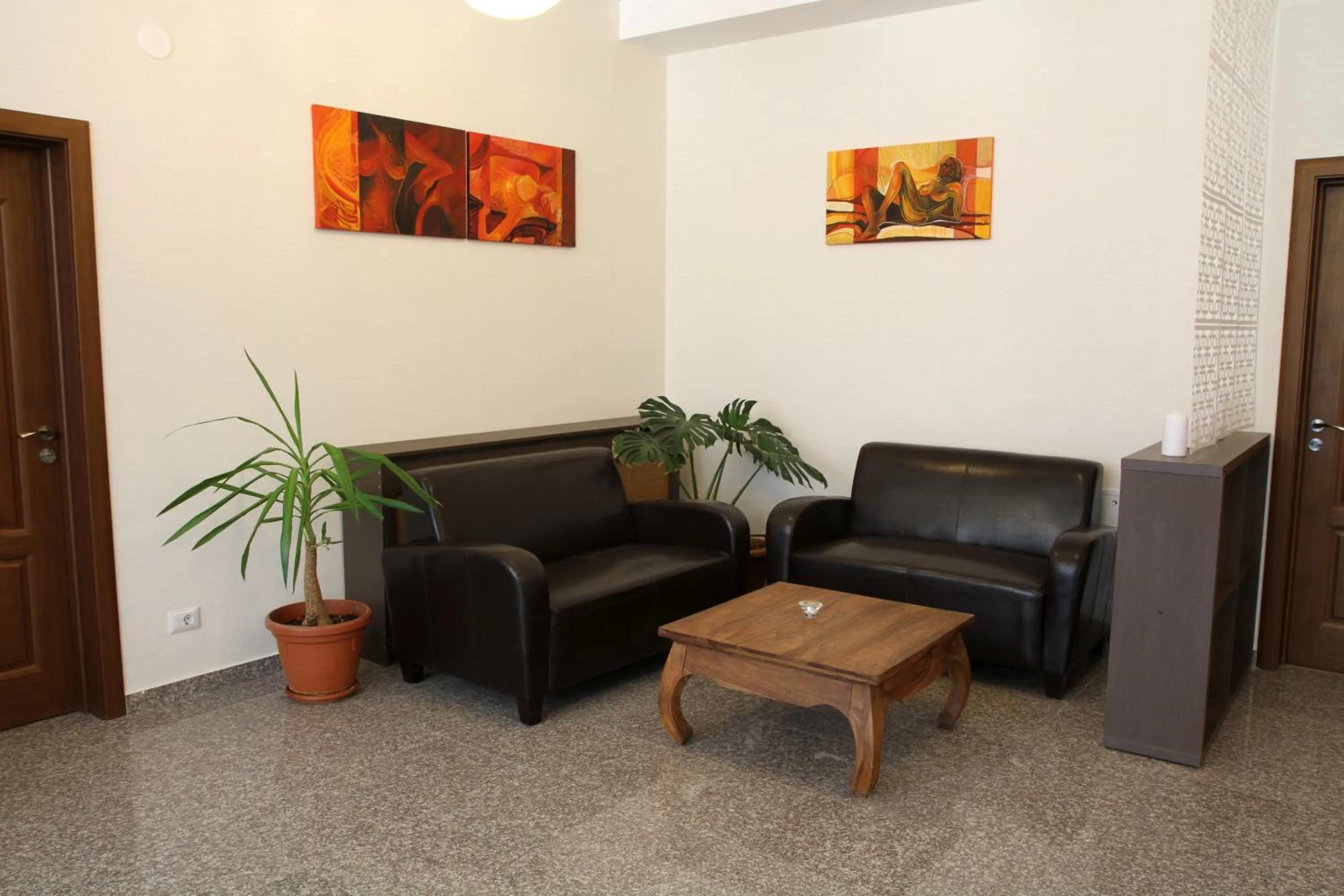 Communal lounge/ TV room in Hotel Class