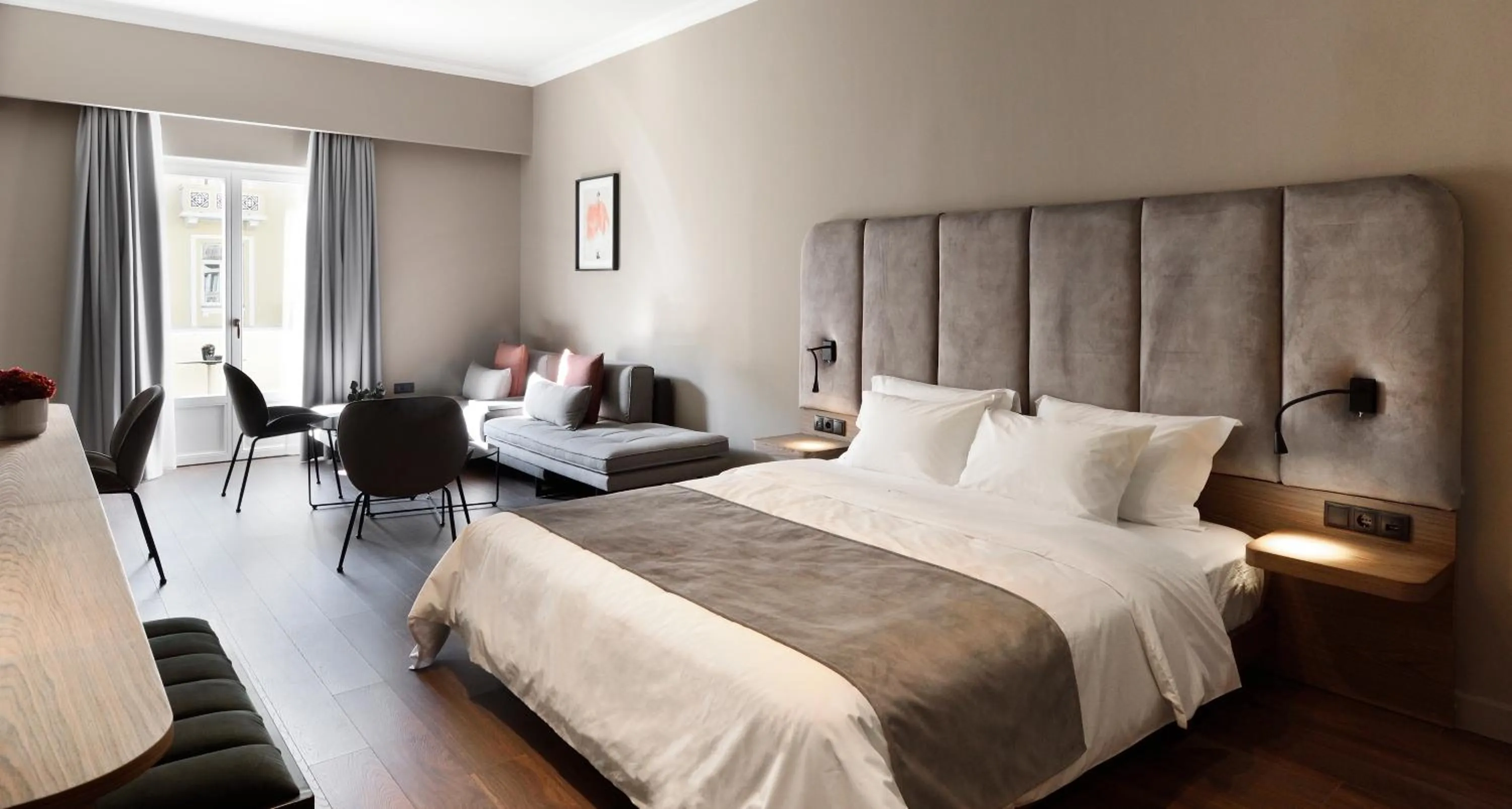 Bedroom, Bed in Roomore Apartments