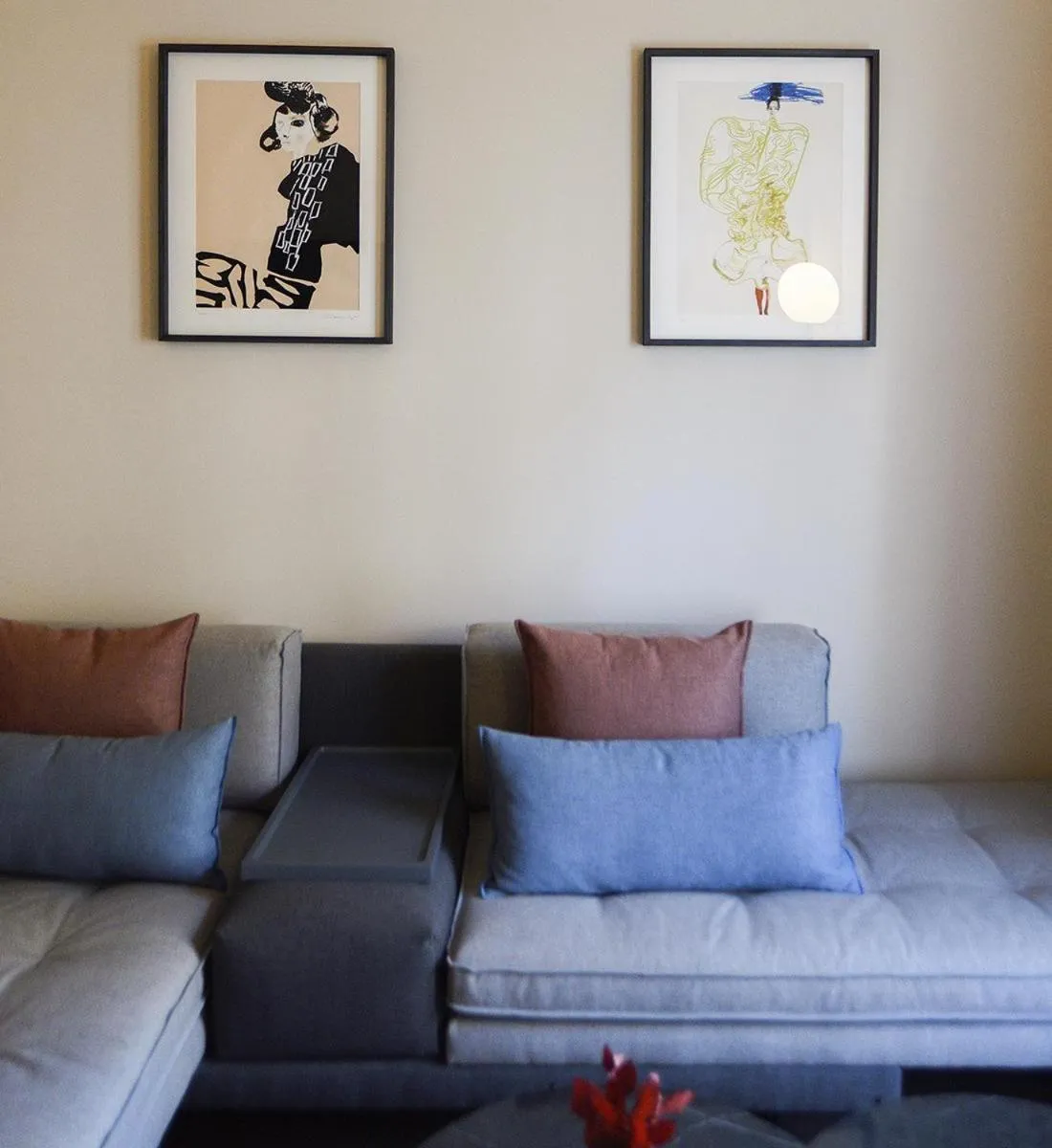 Seating area in Roomore Apartments