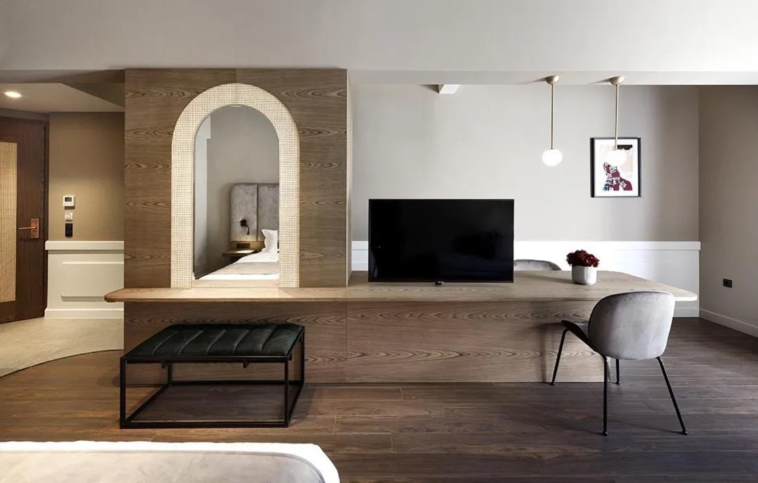 TV and multimedia in Roomore Apartments