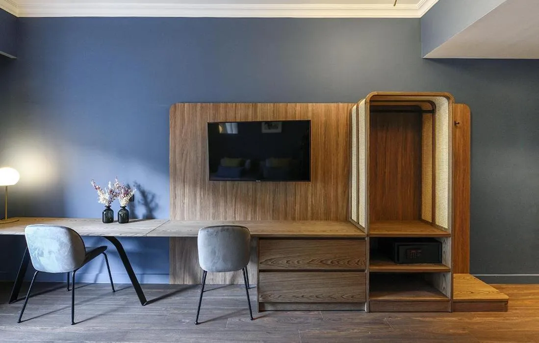 TV and multimedia in Roomore Apartments