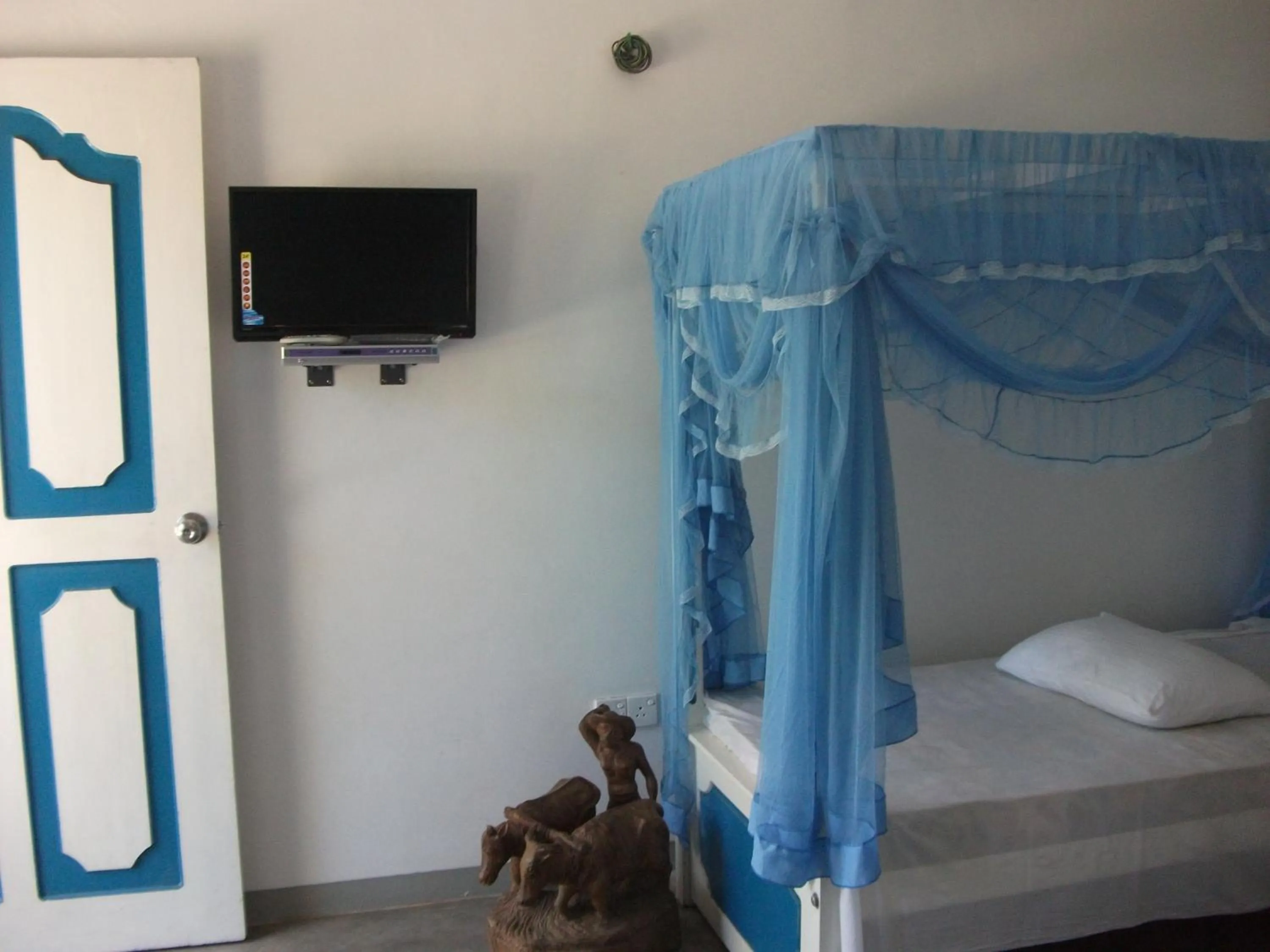 TV and multimedia, Bed in Zimmer Rest