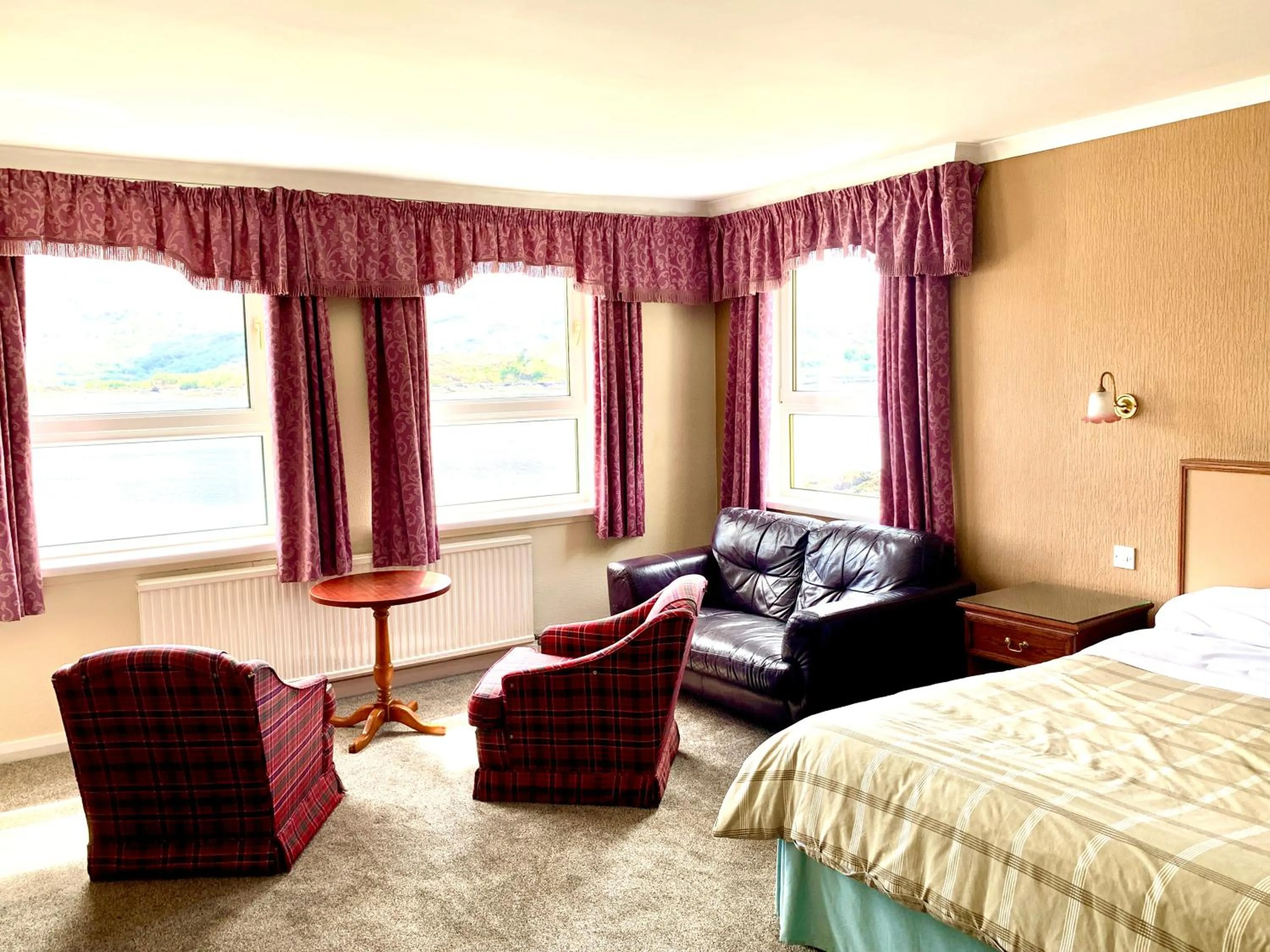 Bedroom, Bed in Skye View Hotel