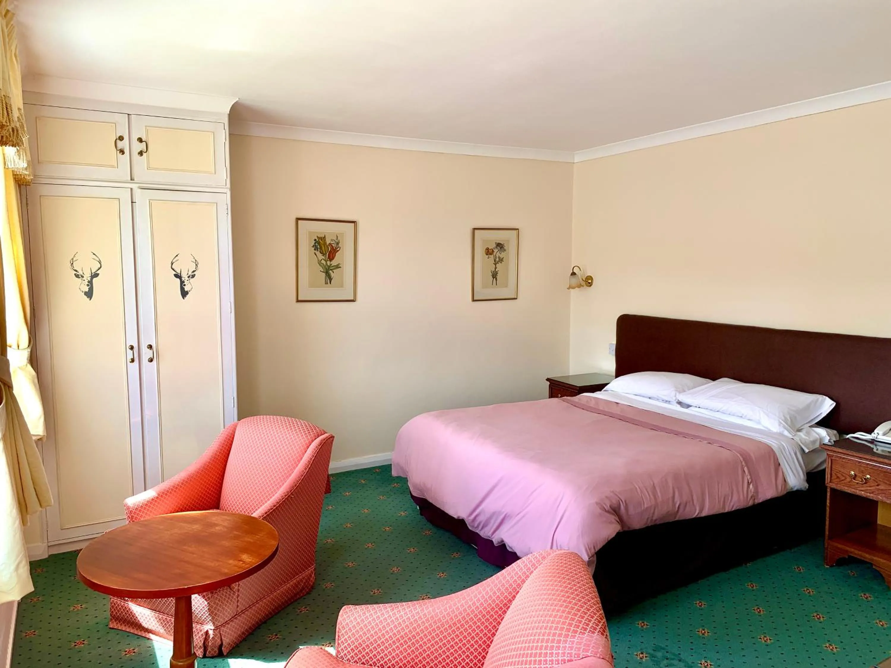 Bedroom, Bed in Skye View Hotel